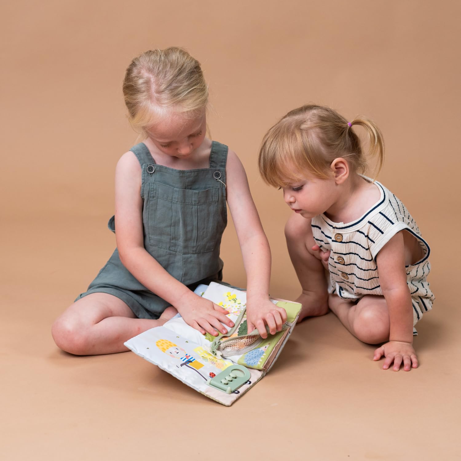 Taf Toys My First Busy Book - 12 Montessori Activities for Toddlers 18m+