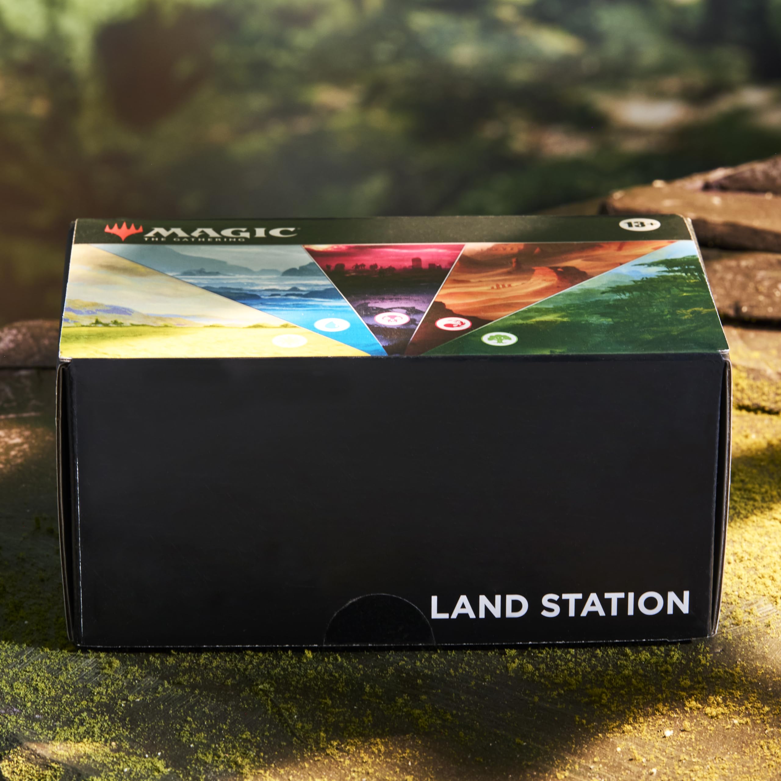 Magic: The Gathering 2025 Land Station – 400 Nonfoil Basic Lands with 15 Art Variants