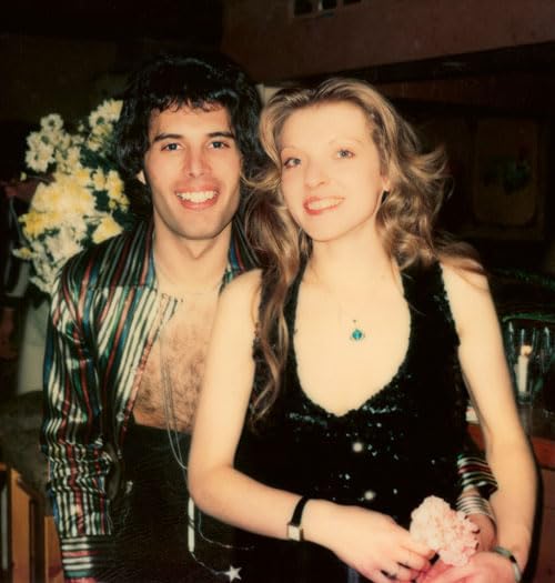 Freddie Mercury - A Life in Lyrics: The Official Creative Legacy | Hardcover | 320 Pages