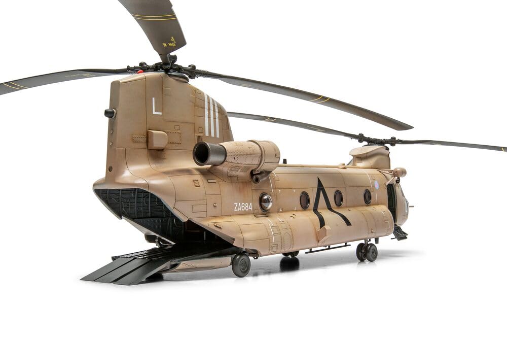 Airfix Boeing Chinook HC.1 Model Building Kit - 1:72 Scale | 171 Parts | A06023 3