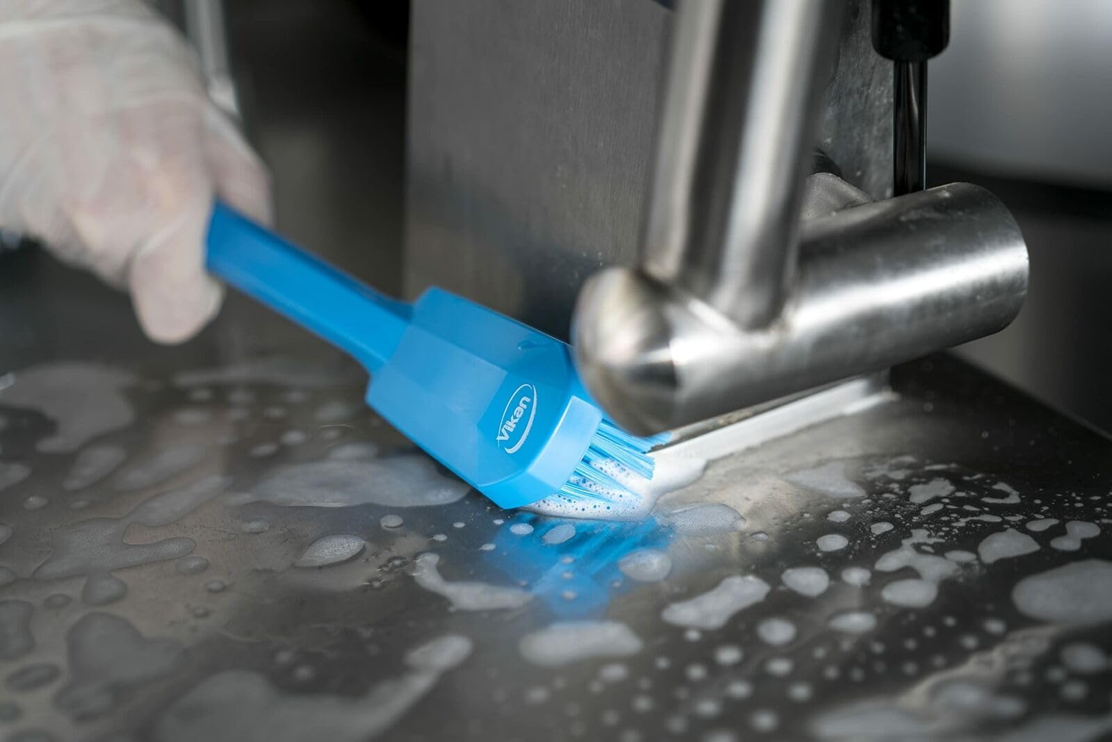 Vikan Utility Brush - Ergonomic Handle | Medium Bristle | Blue 5