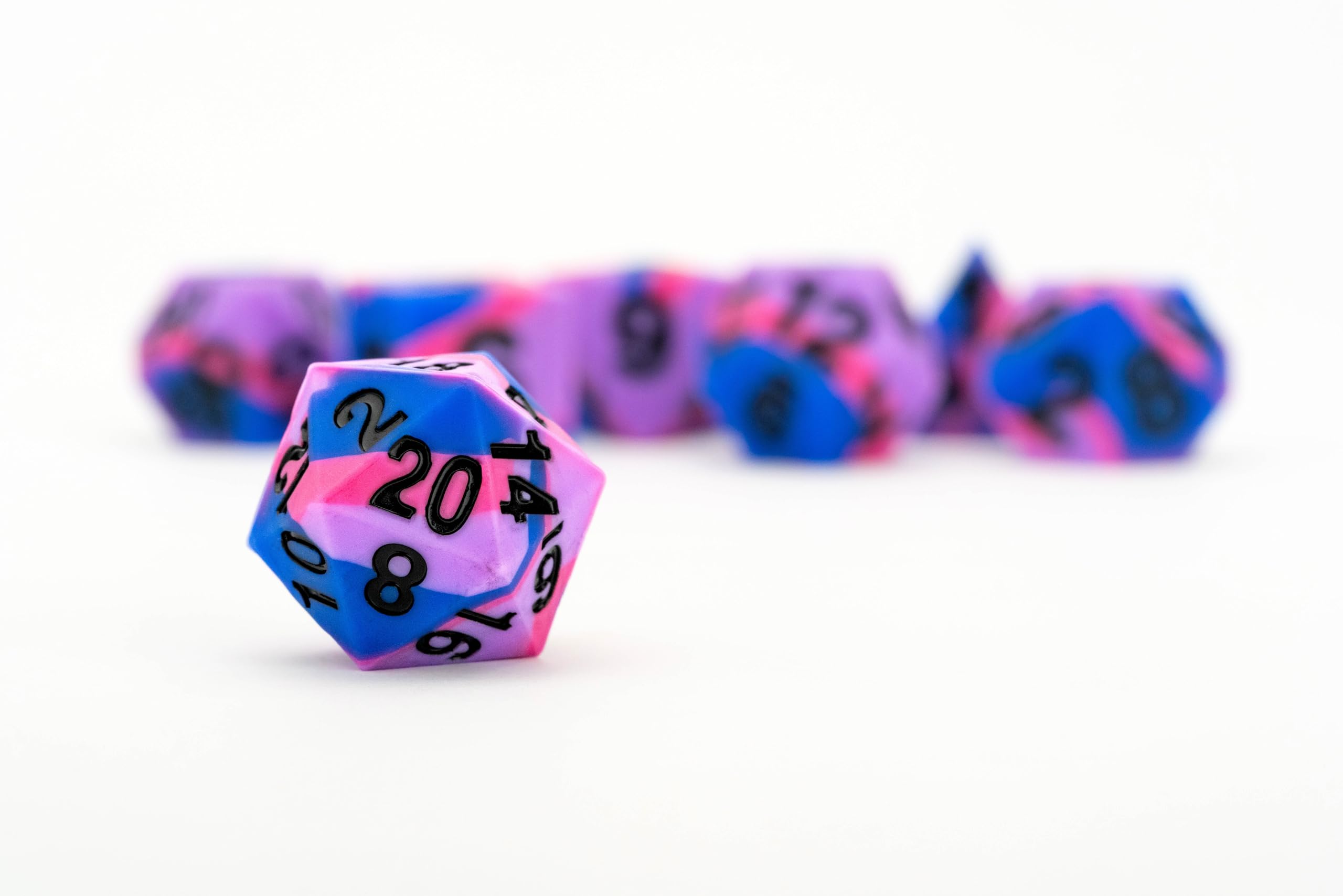 Metallic Dice Games FanRoll 16mm Pride Sharp Edge Silicone Rubber Dice Set 6