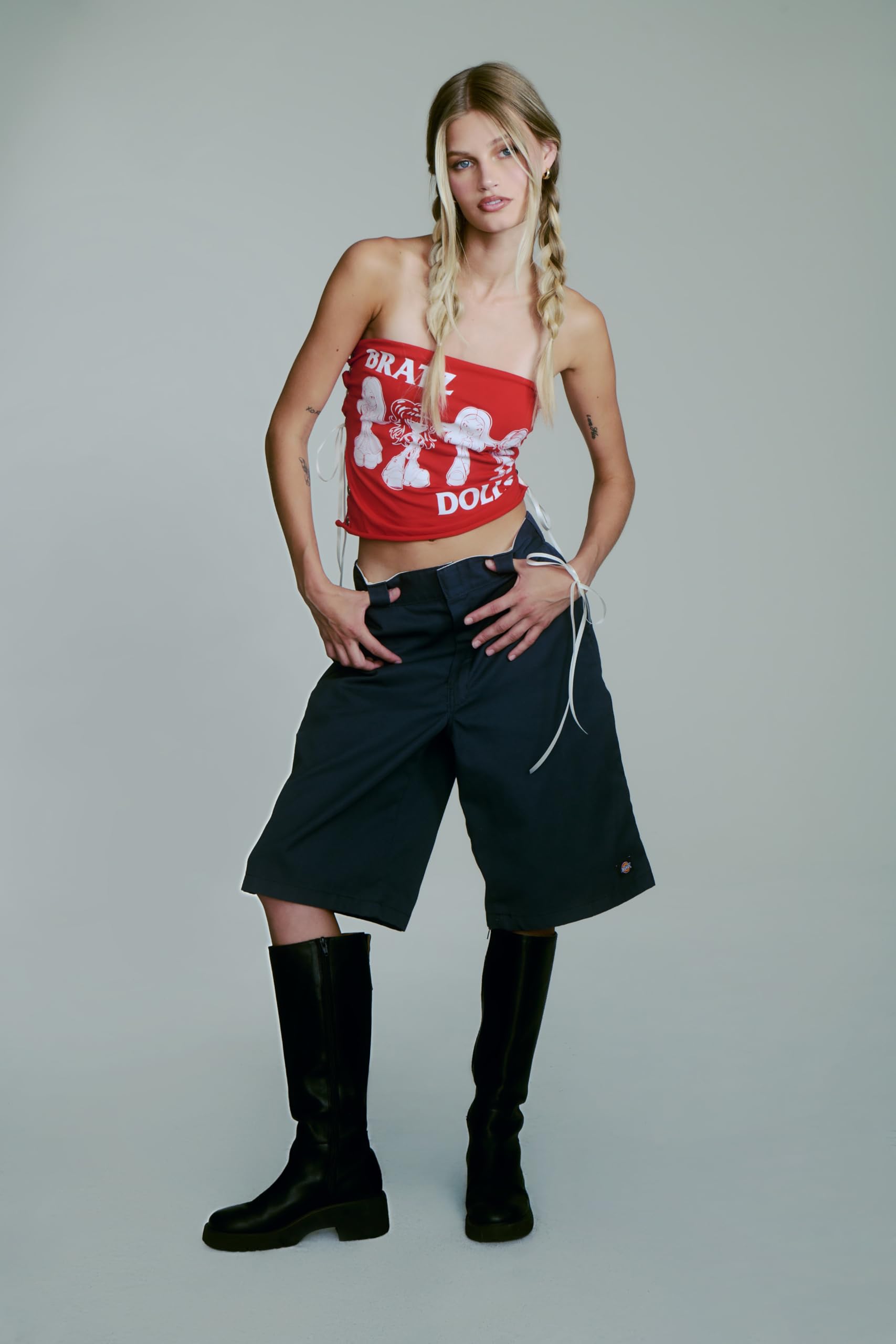 Bratz Stylin' Jade Fashion Doll with Customizable T-Shirt and Accessories