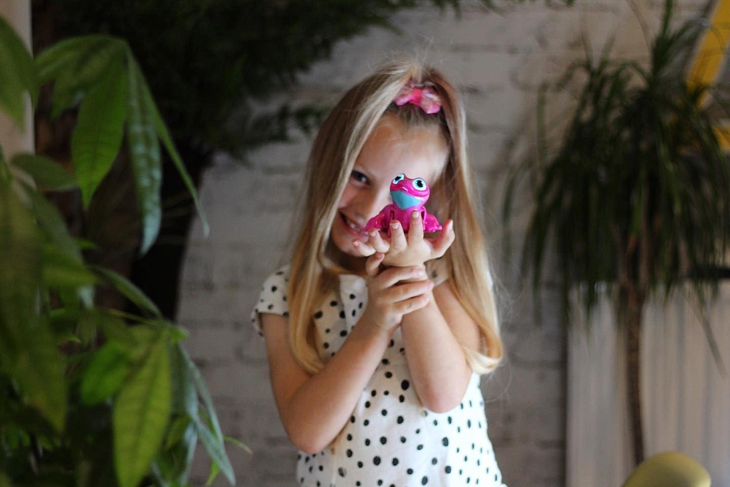 Animagic Lets Go Gecko - Pink Electronic Pet with Lights and Sounds