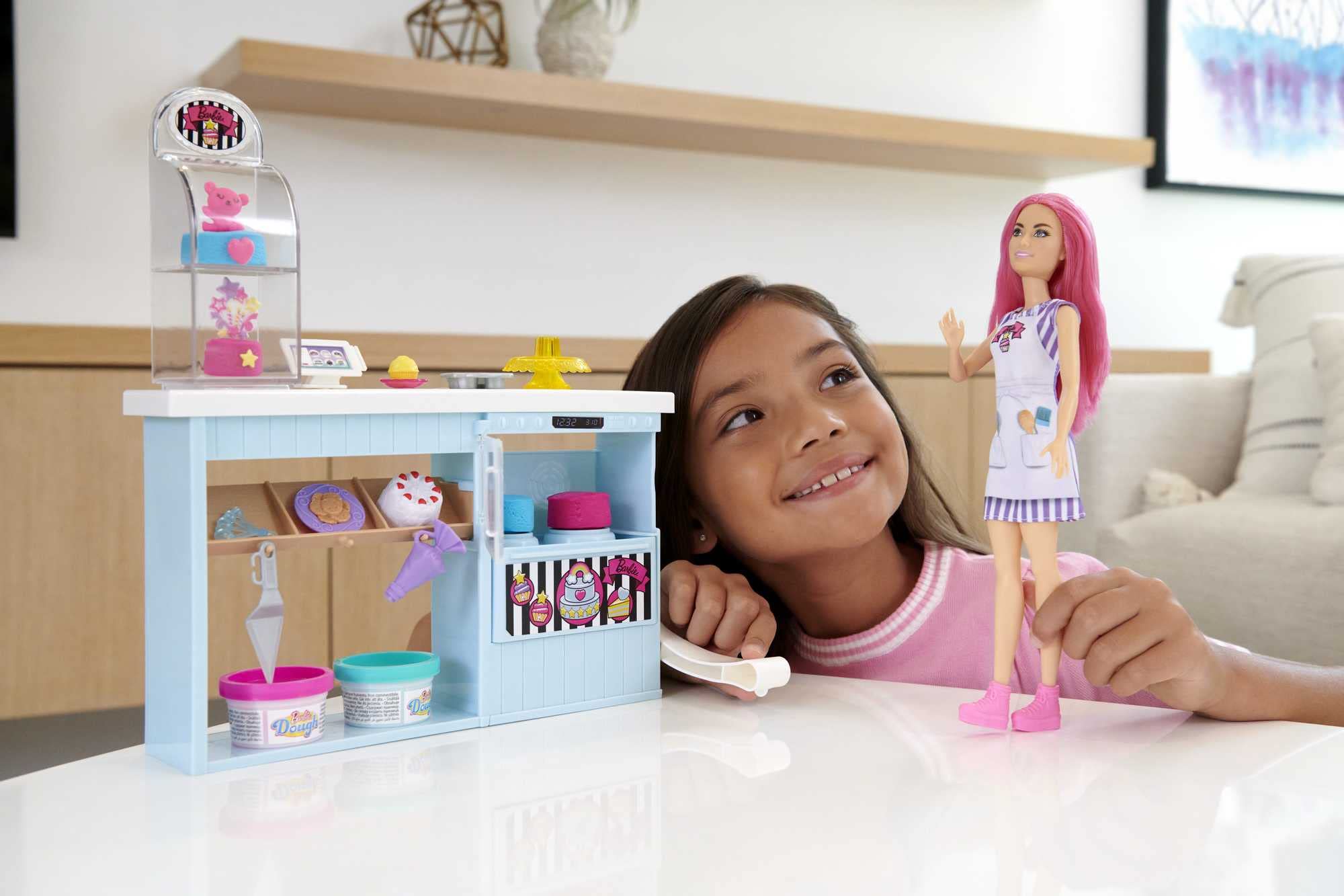 Barbie Bakery Playset with Petite Doll, Pink Hair, Bakery Station & 20+ Pieces