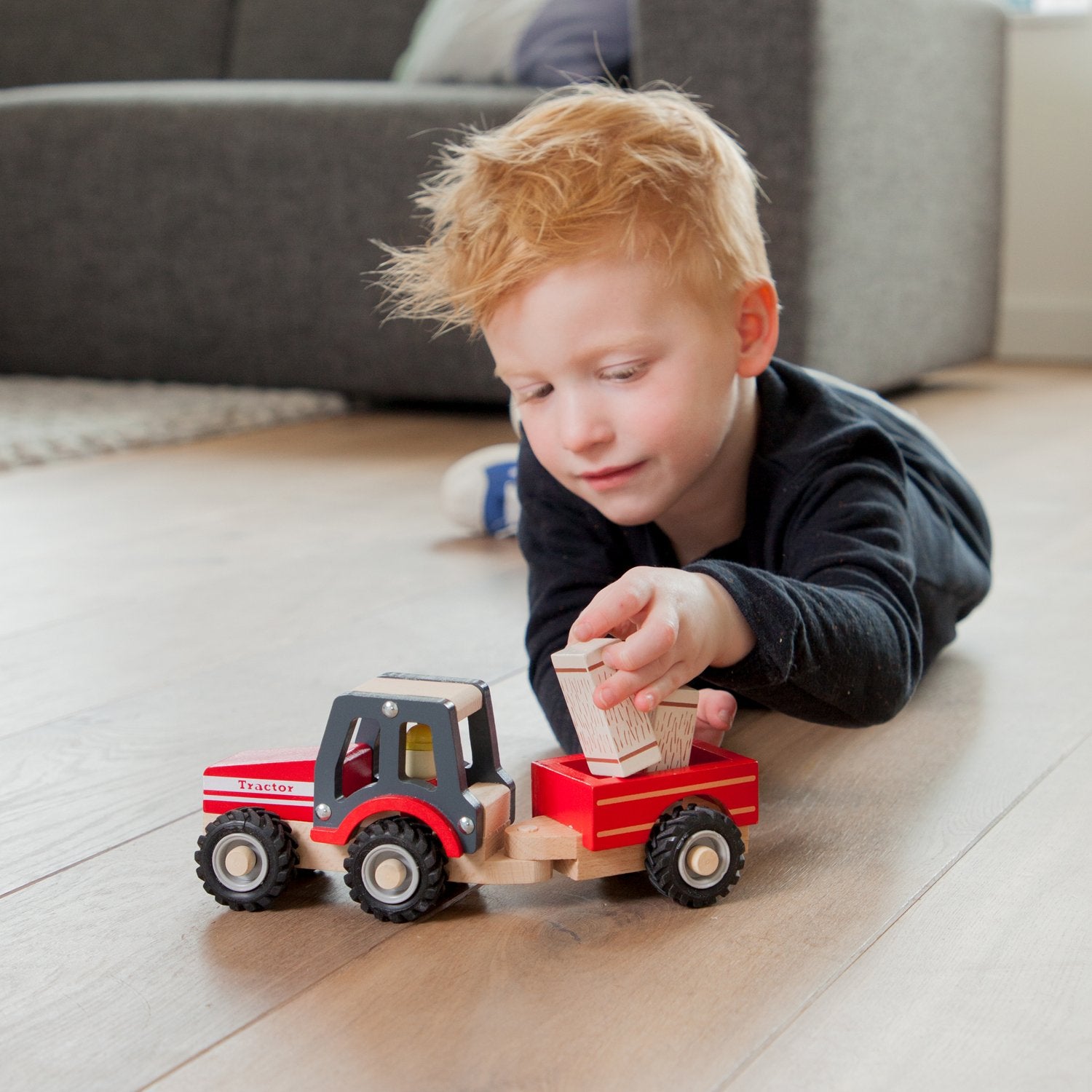 Woet Wooden Toy Tractor with Detachable Trailer & 2 Haystacks - Farm Play for Ages 18 Months+
