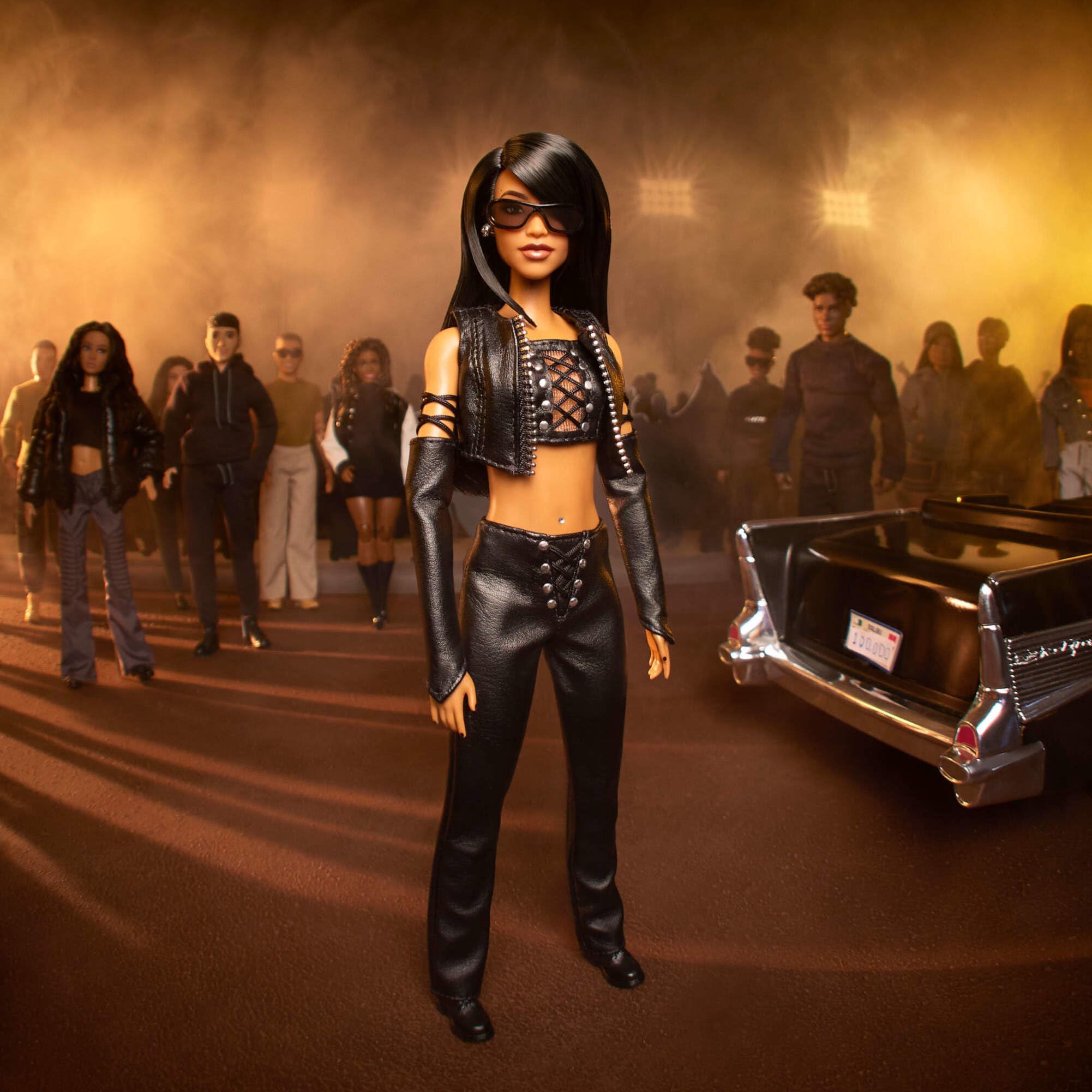 Barbie Signature Aaliyah Collectible Doll - '90s Inspired Faux Leather Outfit 2