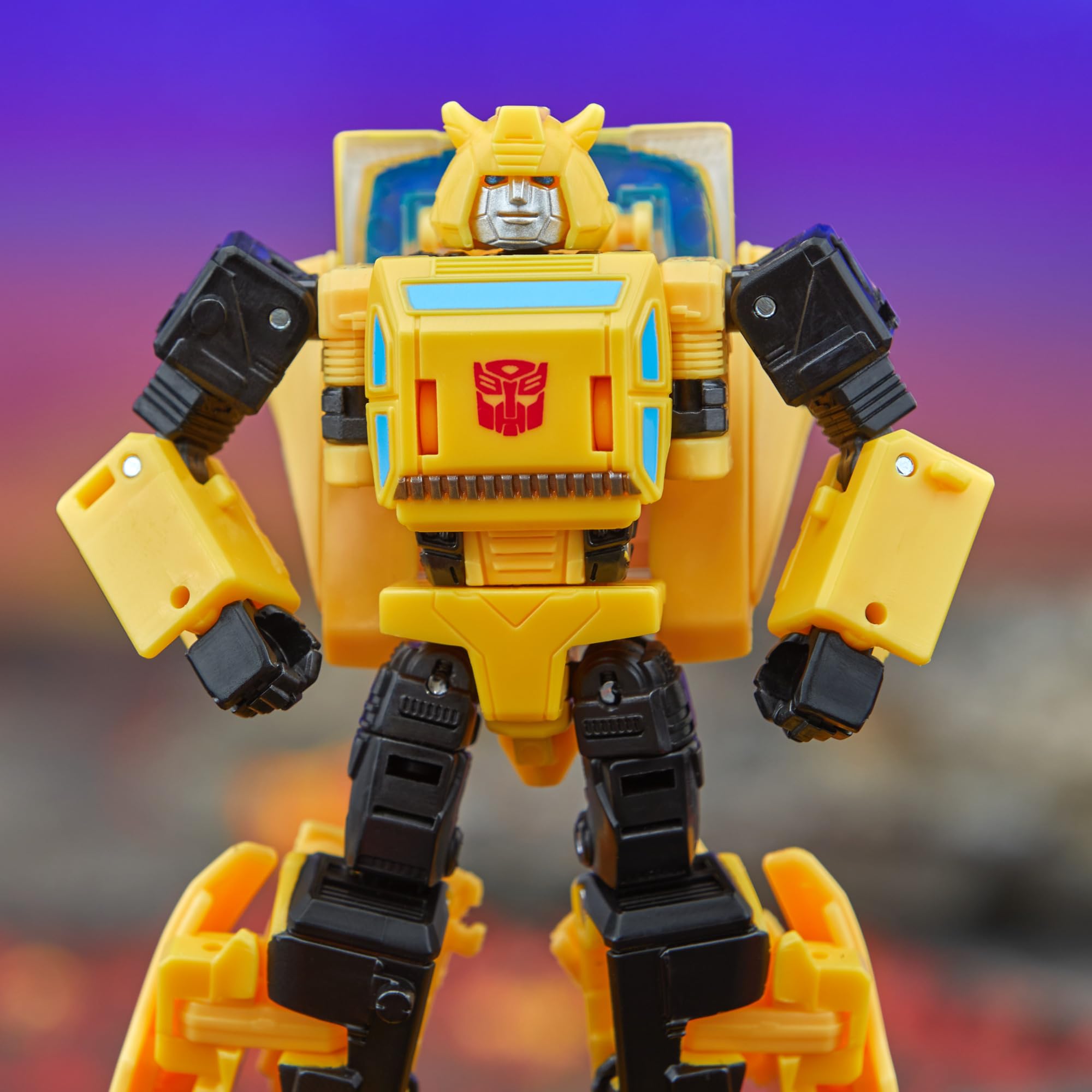 Transformers Legacy Deluxe Class Origin Bumblebee Action Figure - 5.5 Inch, Ages 8+, Yellow 3