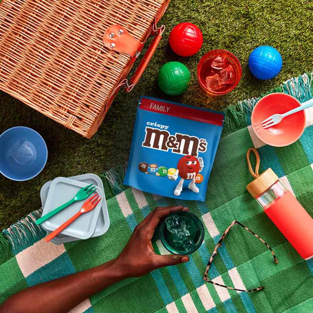 M&M's Crispy Chocolate Pouch 374g - Family Size Snack Pack 4