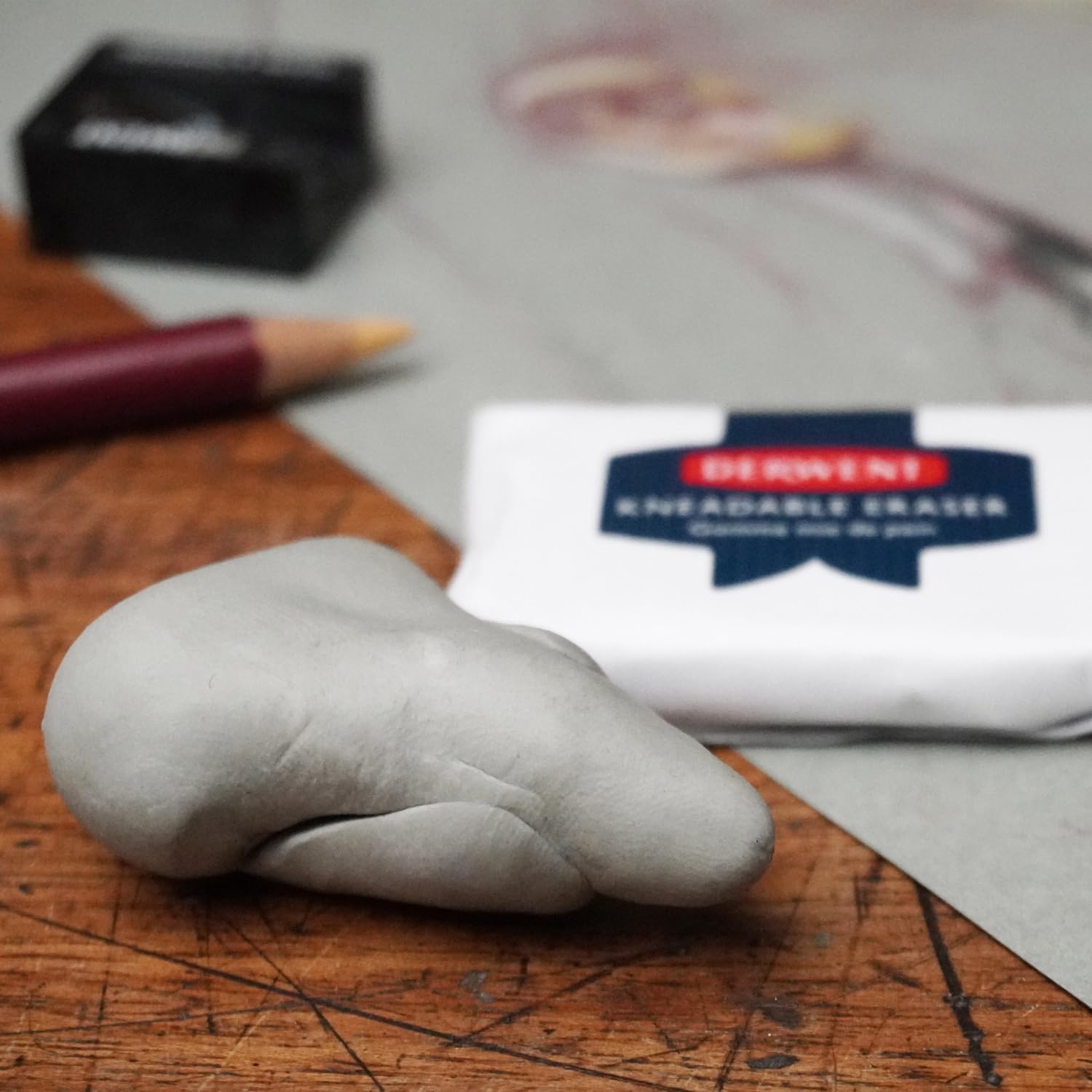 Derwent Kneadable Art Eraser - Soft & Pliable for Highlighting & Detail Work | Grey 2