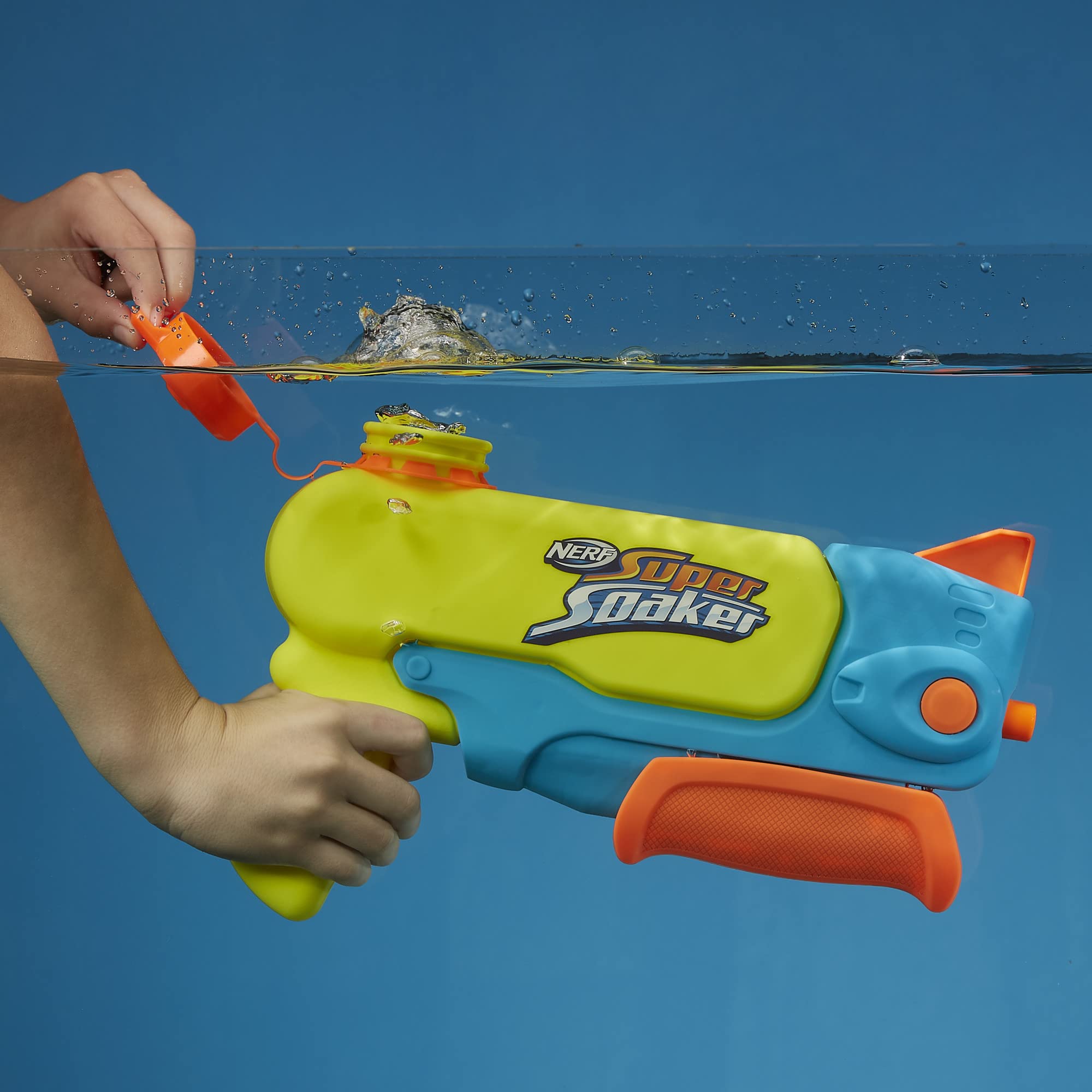 Super Soaker Wave Spray Water Blaster - 887ml Tank Capacity | Ages 6+ | Blue