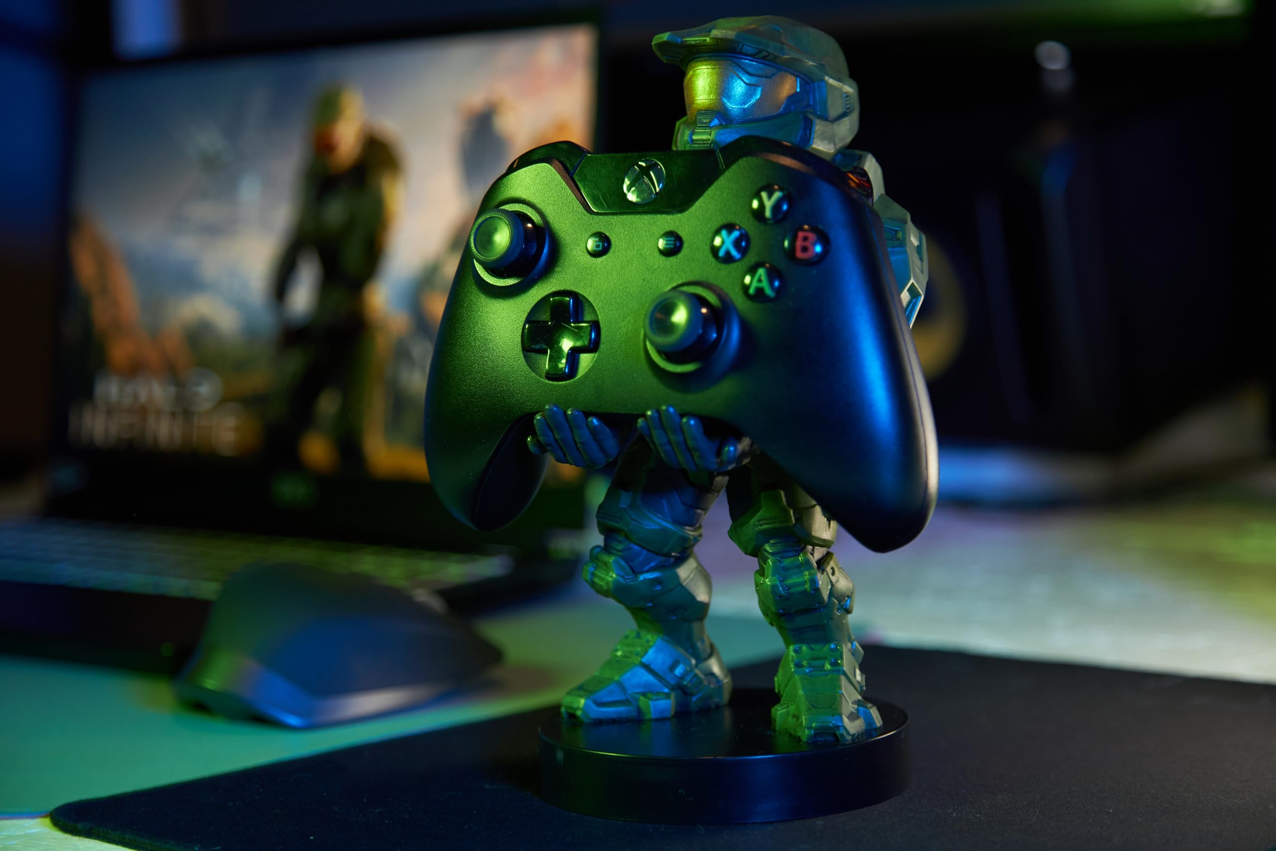 Halo - Master Chief Infinite Gaming Controller & Phone Holder for Xbox, PS5 11