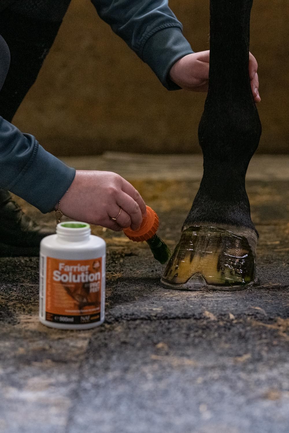 NAF Profeet Farrier Solution - Daily Hoof Dressing for Strength & Moisture Balance | 500ml 5