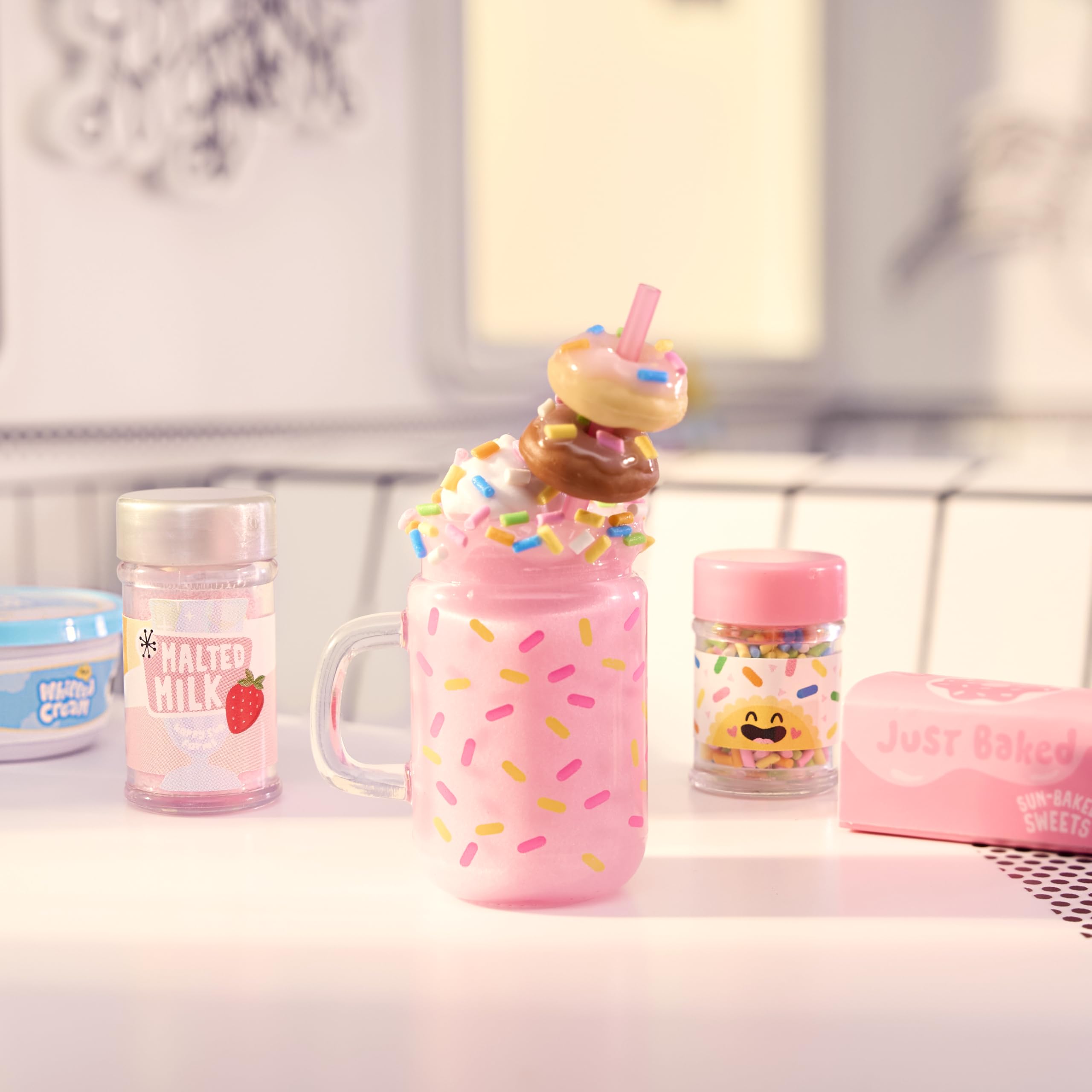 MGA's Miniverse Make It Mini Diner Series 4 - DIY Mini Collectibles with Resin Crafting 2