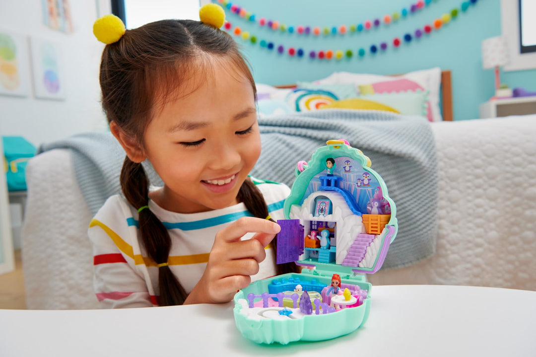 Polly Pocket Snow Sweet Penguin Compact Playset - 13 Accessories & 6 Storytelling Features, Ages 4+