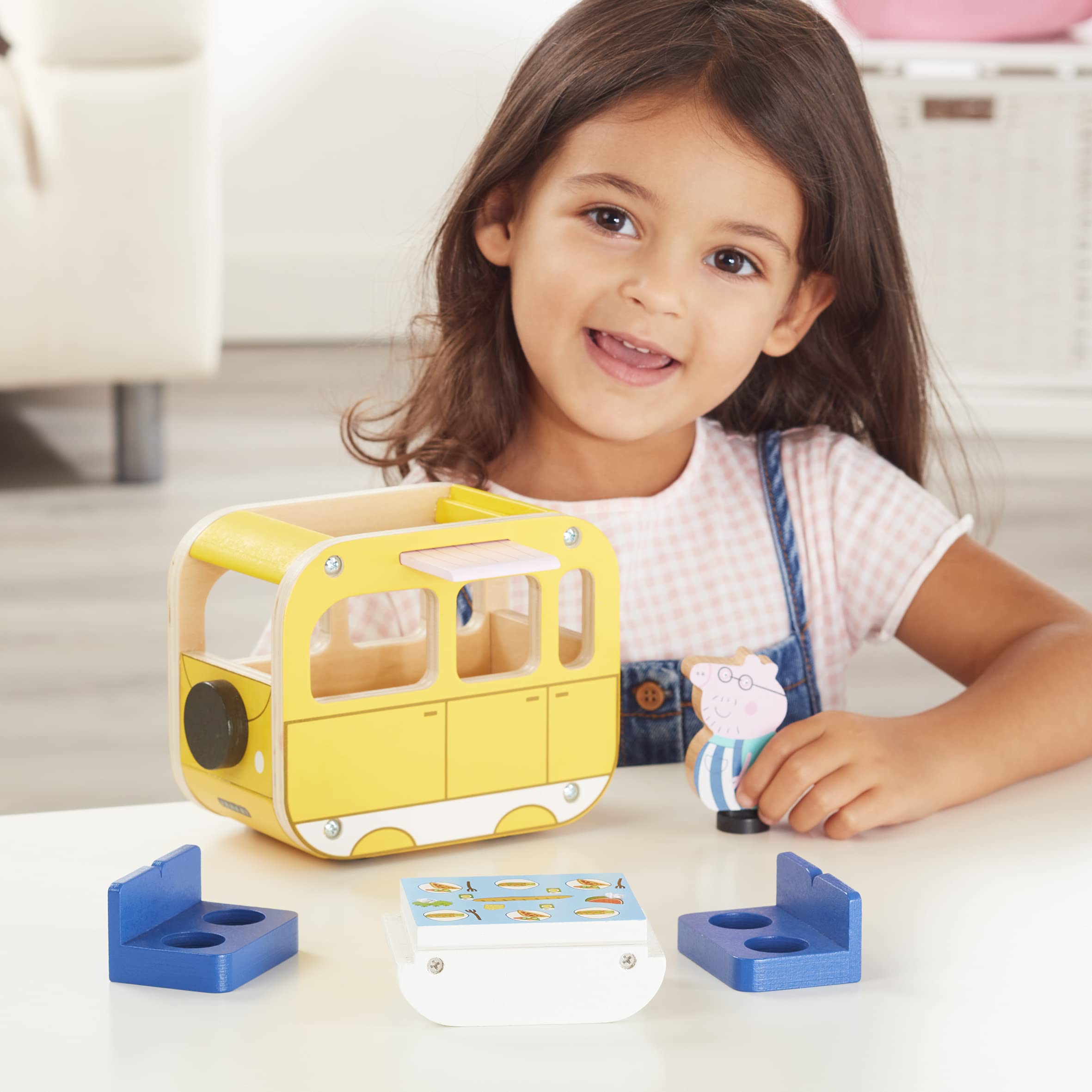 Caravana de madera Peppa Pig 4
