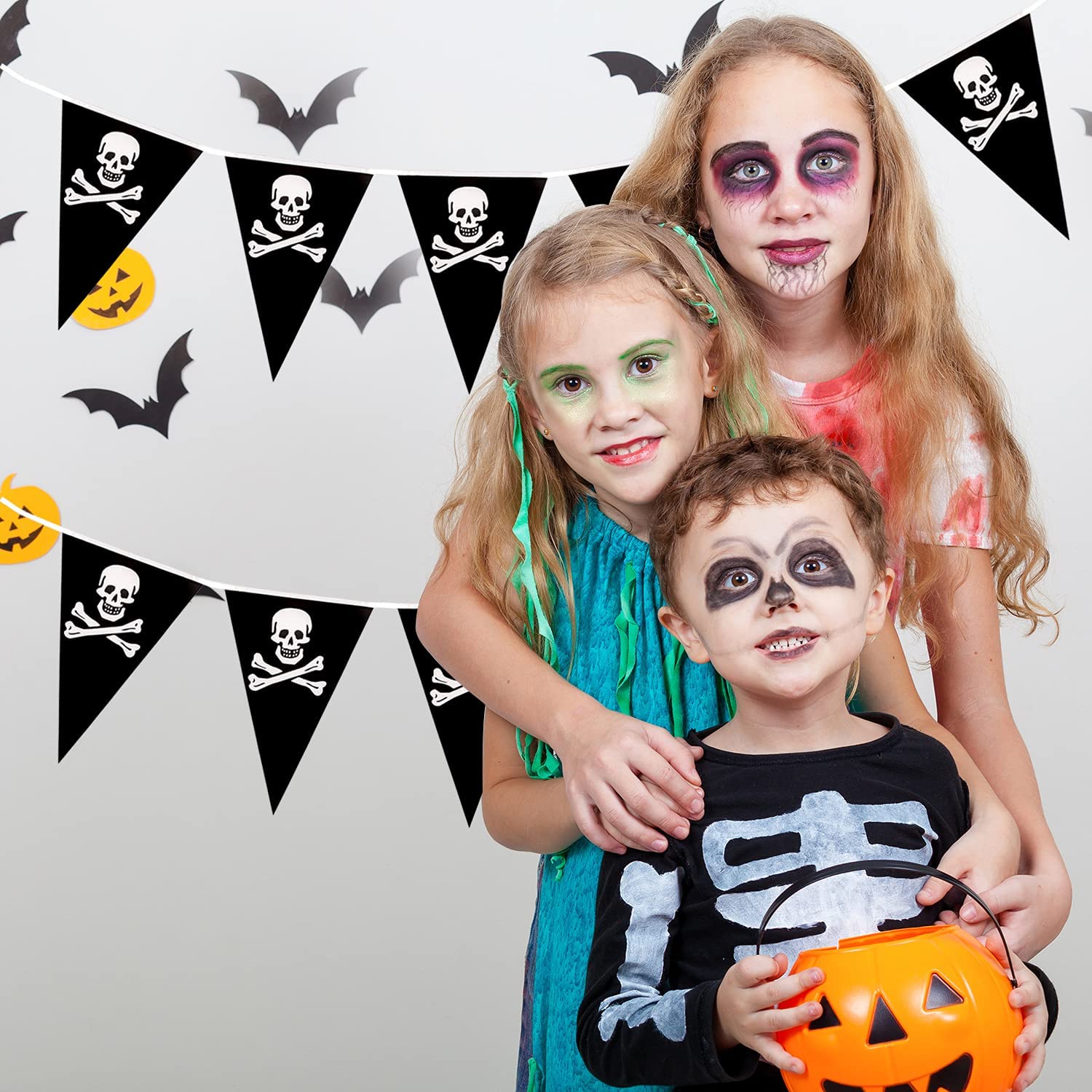SHATCHI Pirate Bunting Banner Garland - 6M Plastic Skull & Crossbones Decoration 5
