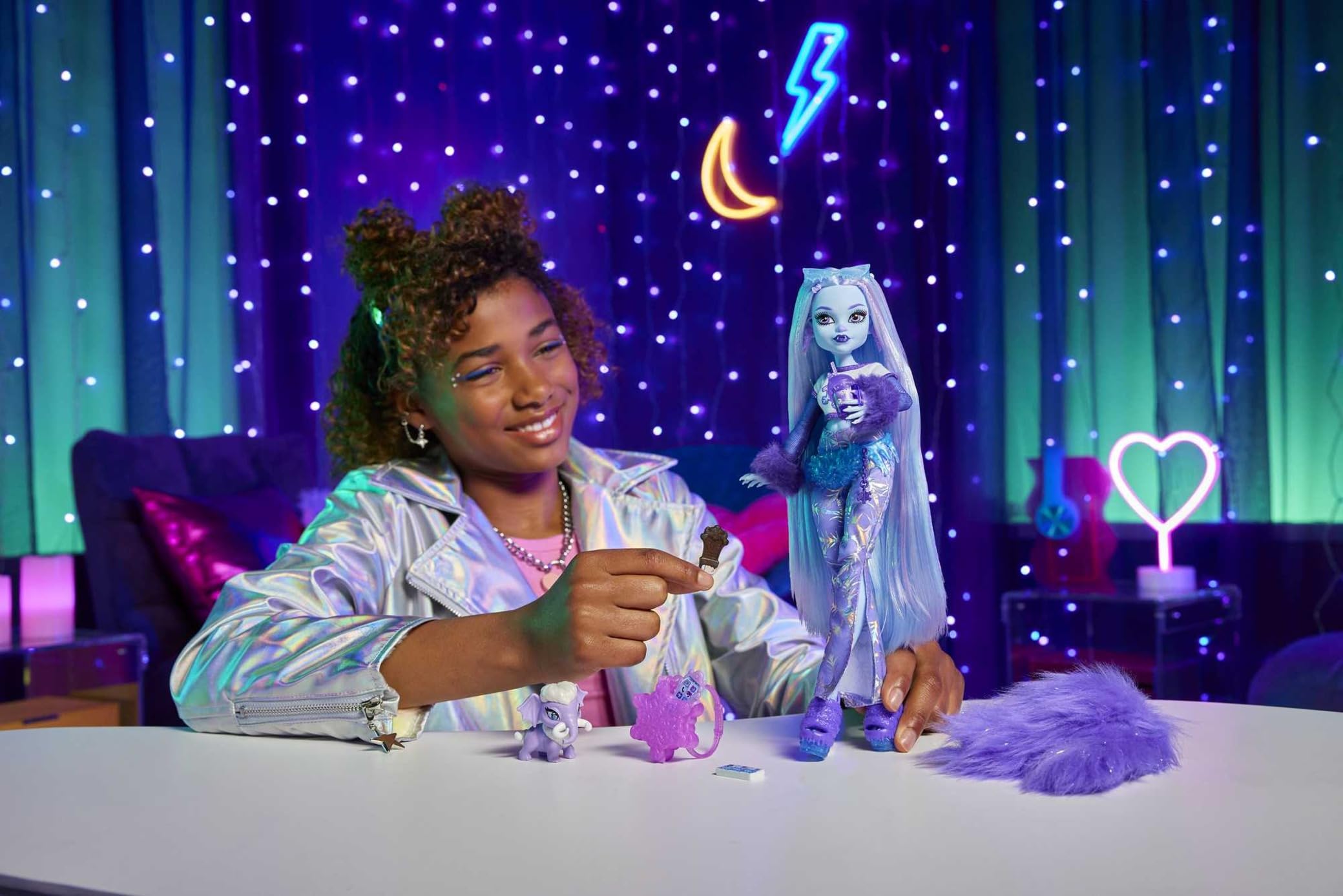 Monster High Abbey Bominable Yeti Doll with Pet Mammoth Tundra and Themed Accessories HNF64 2