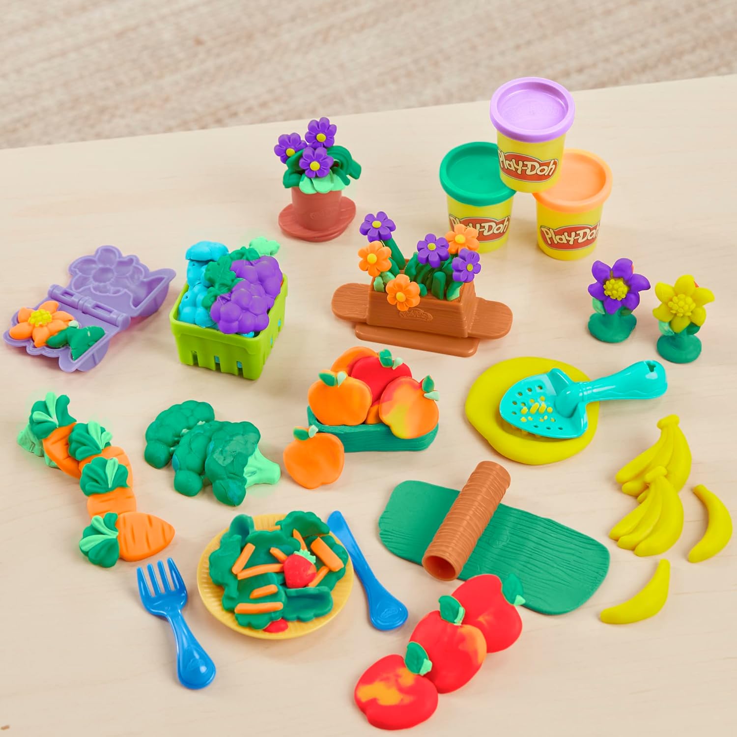 Play-Doh Grow Your Garden Toolset - Sustainable Arts & Crafts Playset for Kids 4