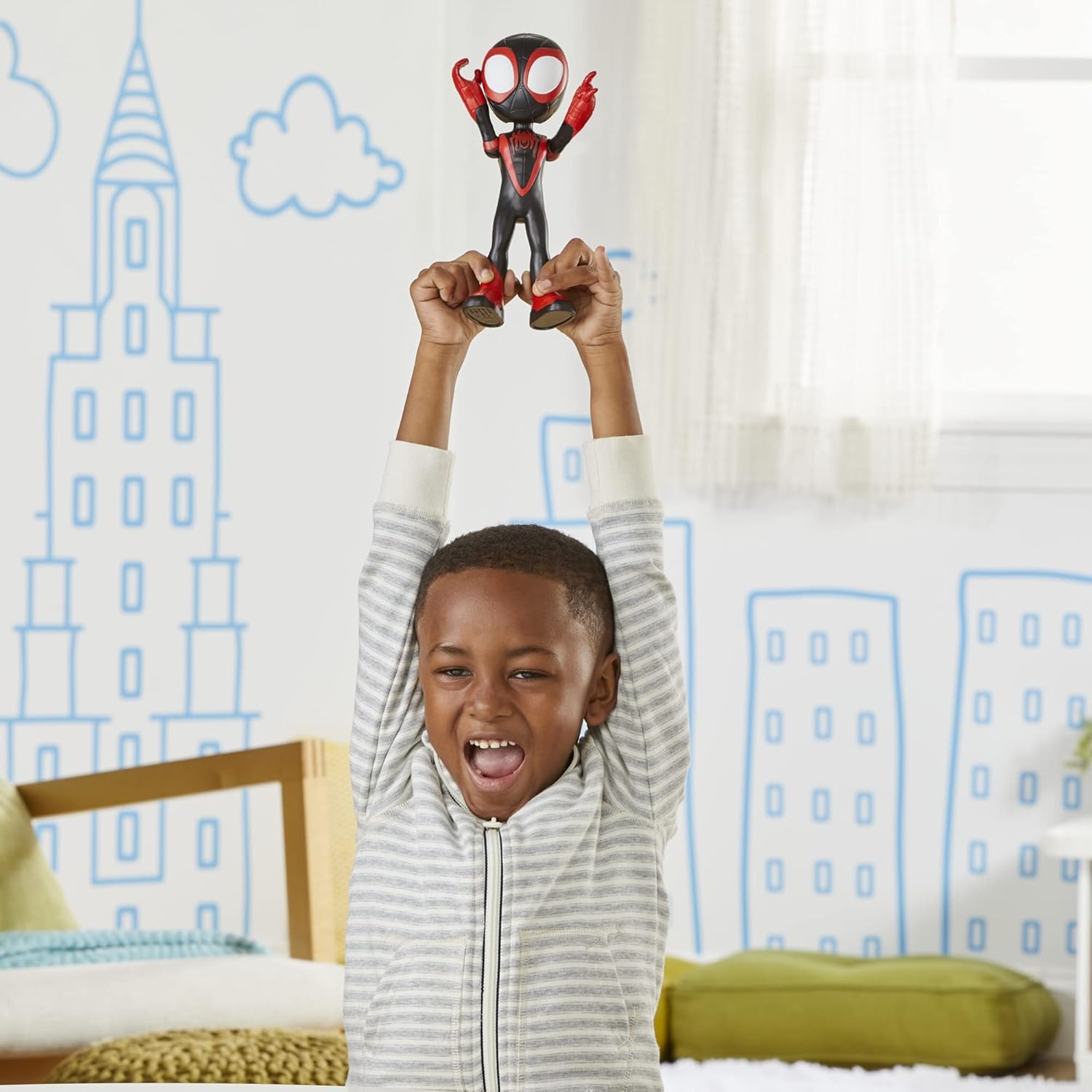 Hasbro Marvel Spidey and His Amazing Friends Supersized Miles Morales: Spider-Man Action Figure - 22.5 cm, Ages 3+ 4