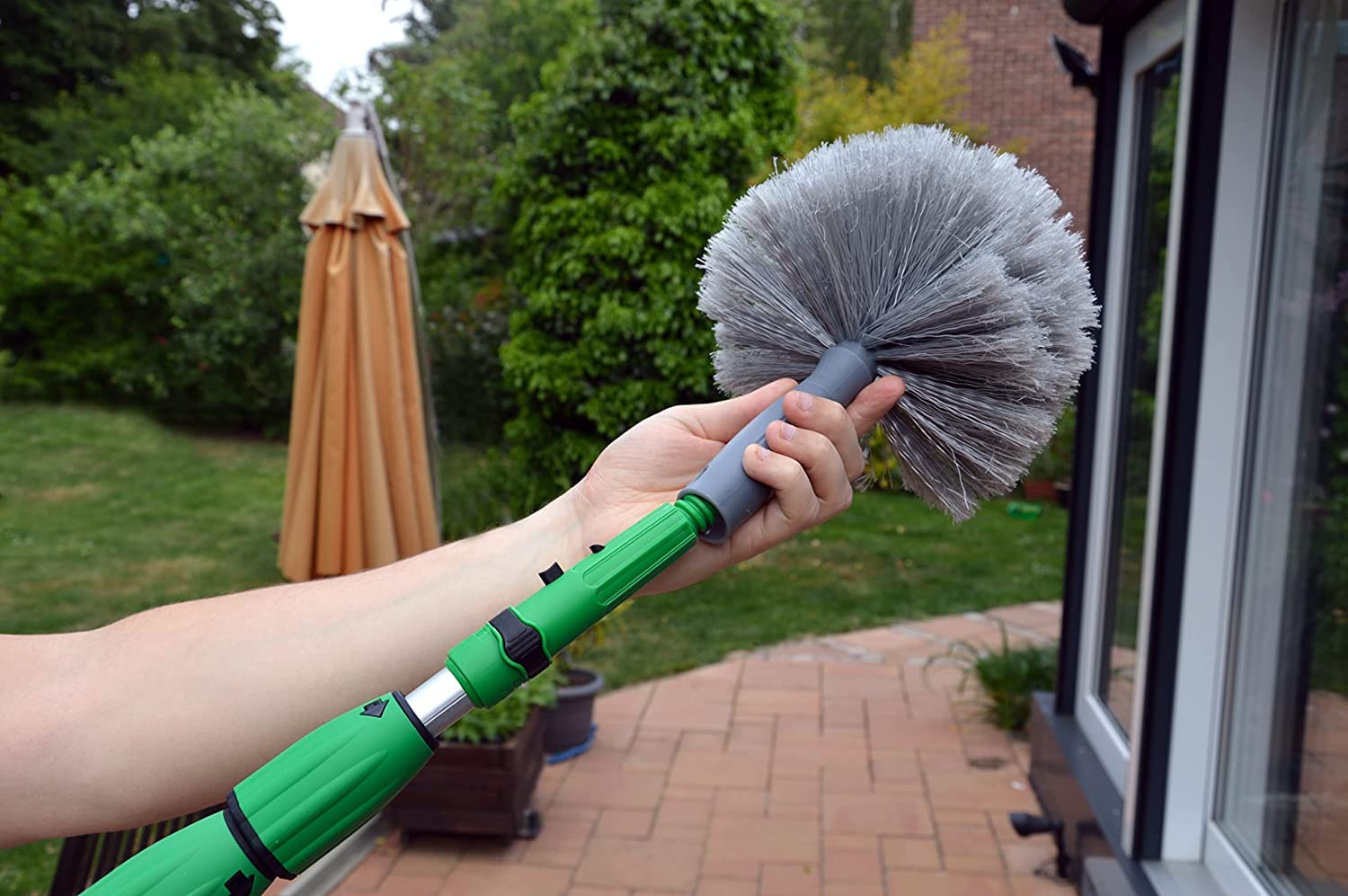 Unger StarDuster Cobweb Duster Brush - Domed Shape for Corners & Webs | Fits Unger Telescopic Poles 7