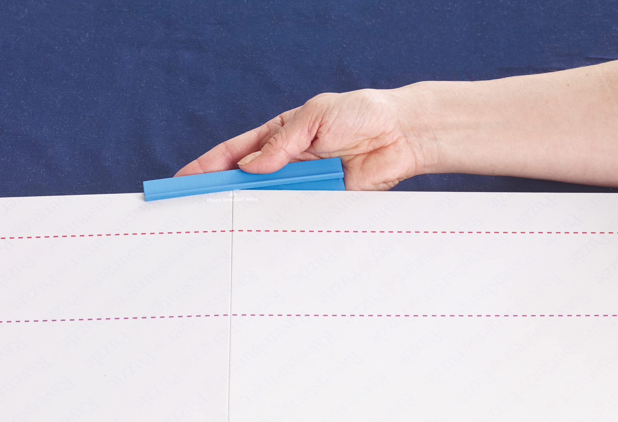 Ravensburger Puzzle Handy - Foldable Jigsaw Puzzle Board for 500 & 1000 Pieces