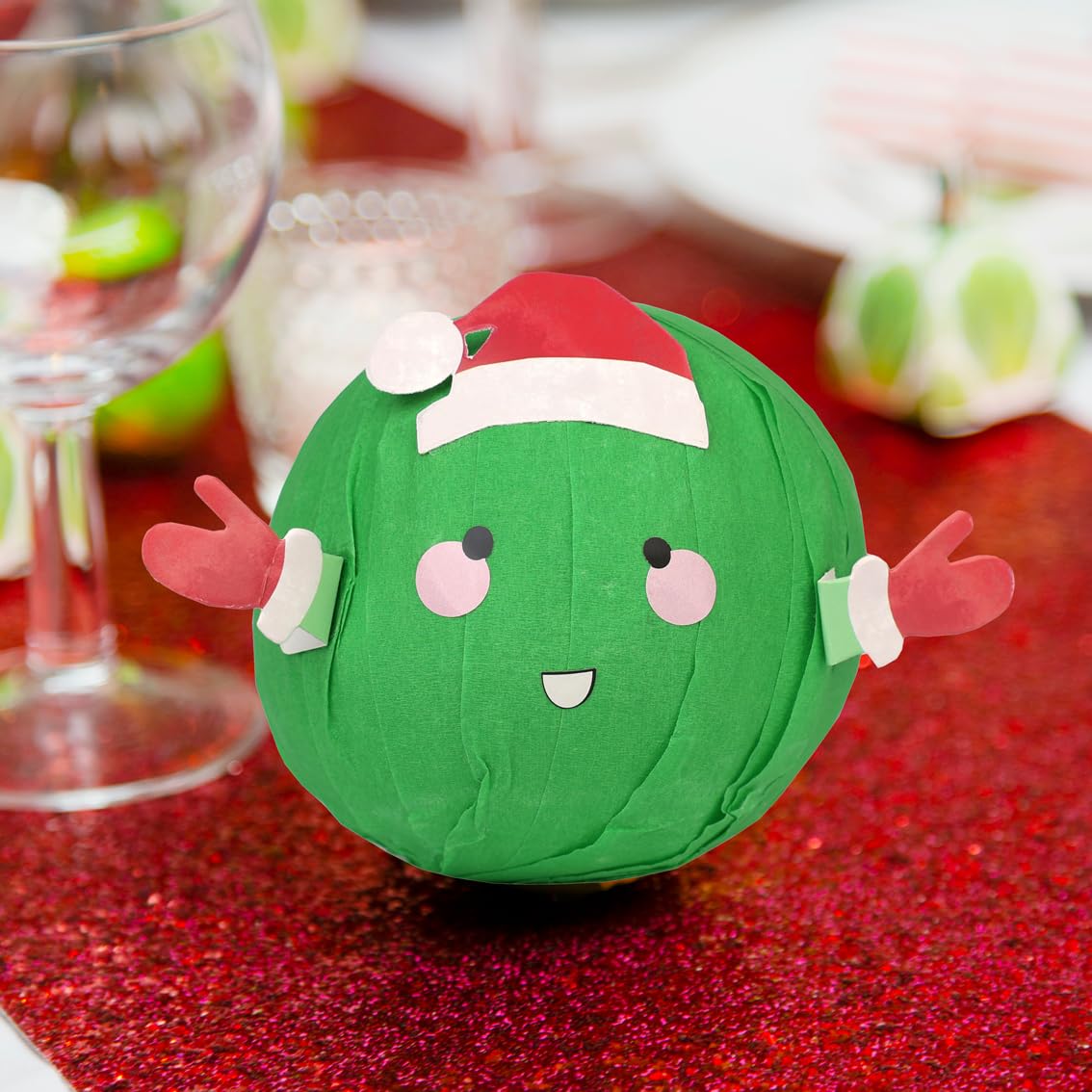 Talking Tables Sprout Wonderball Pass the Parcel Christmas Kids Game with 12 Jokes & Mini Surprises 4