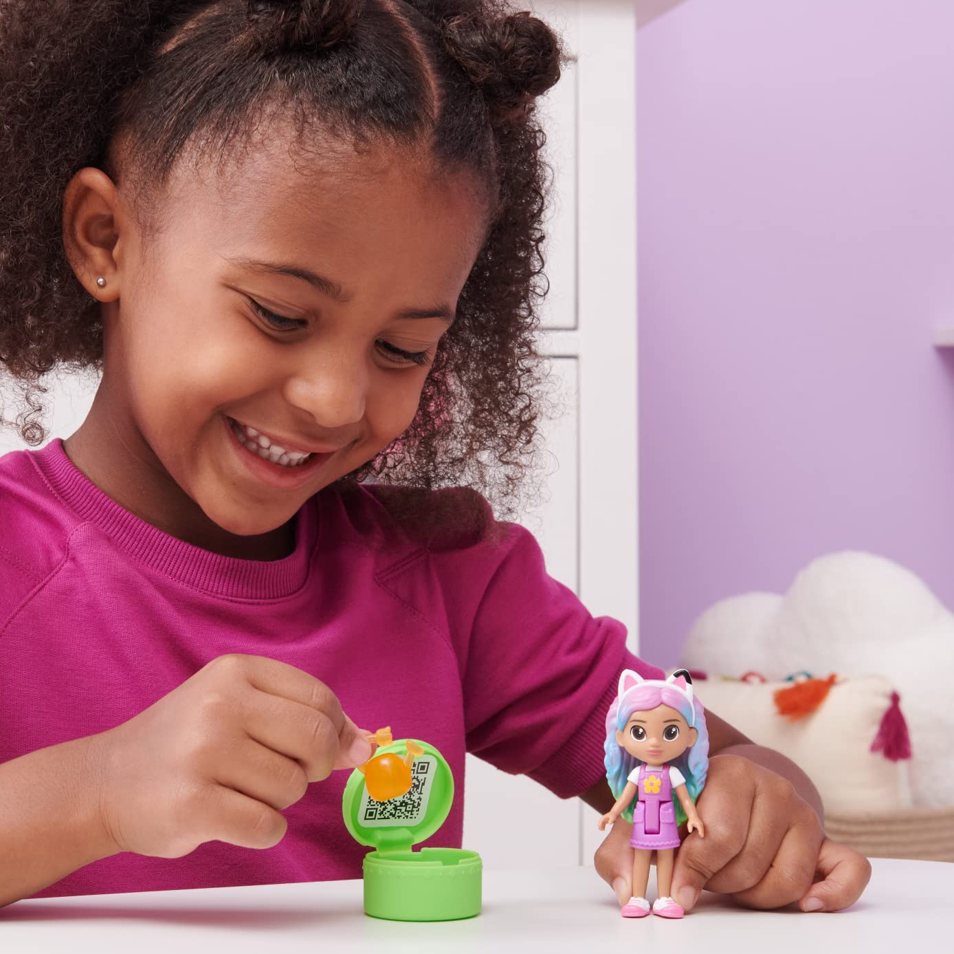 Gabby's Dollhouse 6065350 Friends Set with Rainbow Gabby Doll, Figures and Surprise Accessory 12