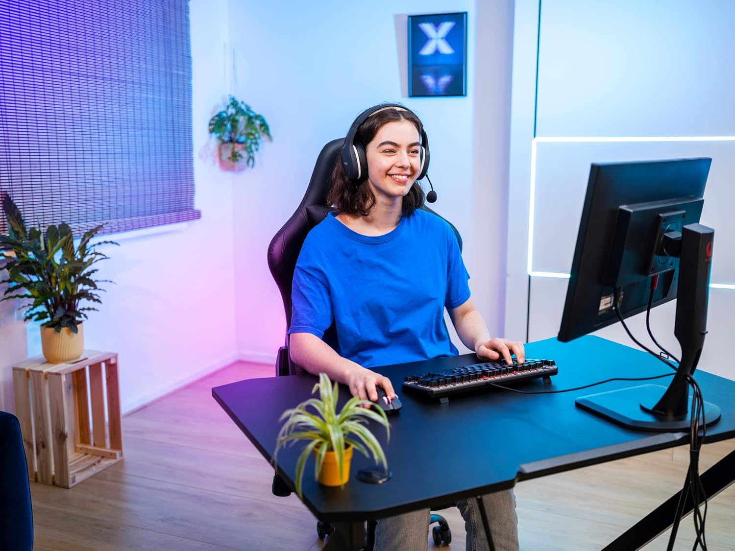 Trust Gaming GXT 834 Callaz TKL Mechanical Gaming Keyboard – UK Layout, Black, Outemu Red Switches 4