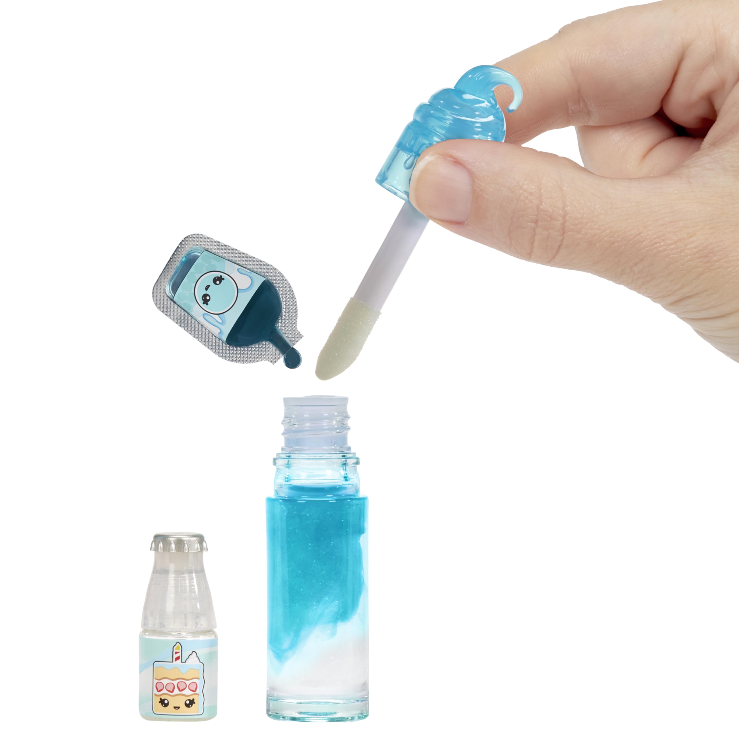 Yummiland Callie Birthday Cake - Scented DIY Lipgloss Doll with Customizable Fashion & Accessories 2