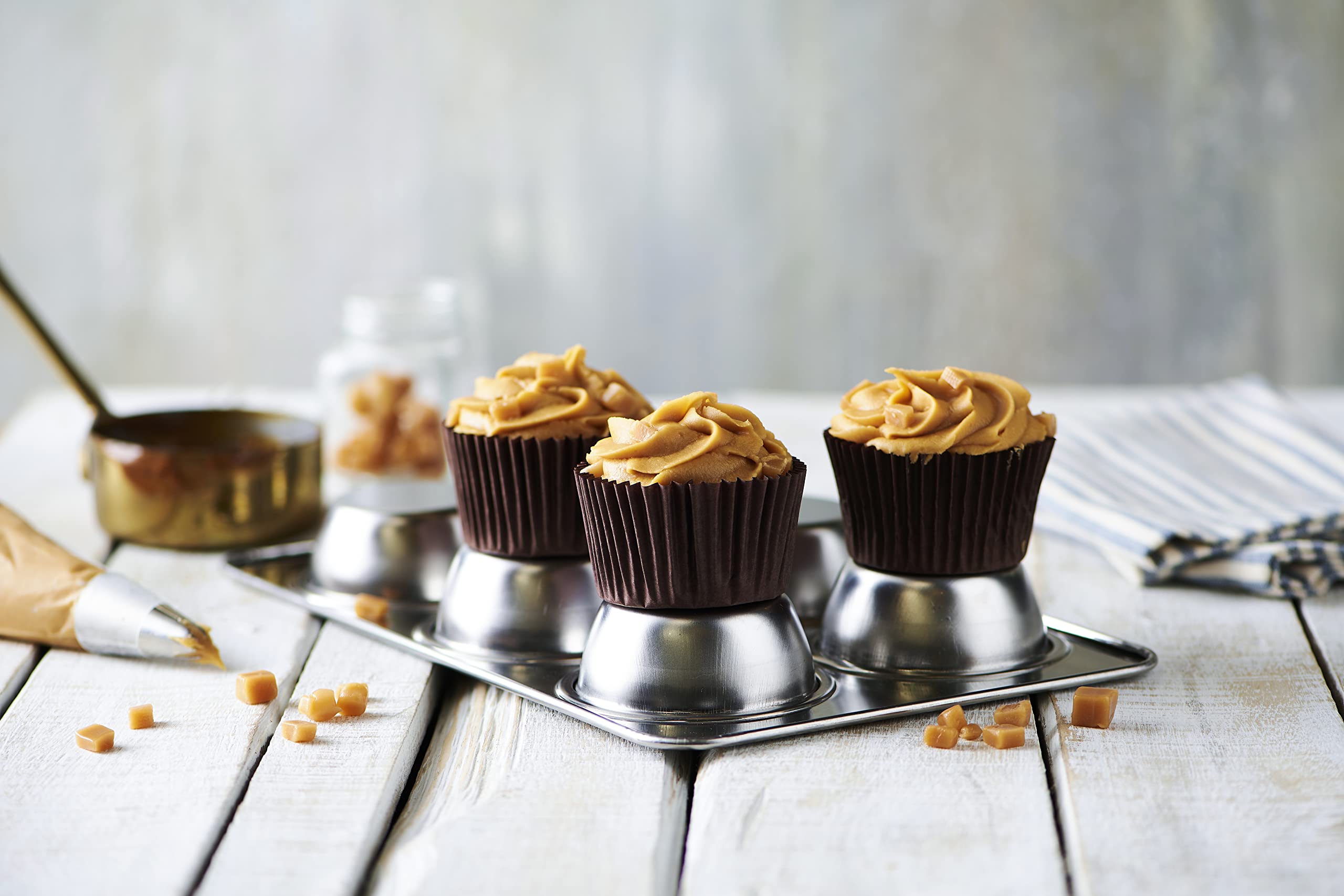 Renshaw Vegan Buttercream Style Soft Icing - Salted Caramel | 400g Tub 3
