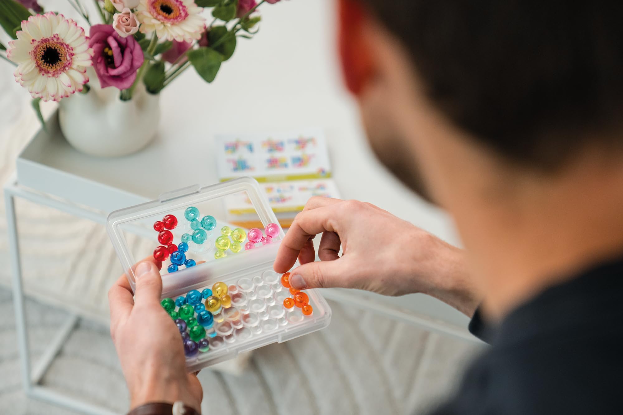 SmartGames IQ Bubbles - Travel Puzzle Game with 120 Challenges, Ages 7+ 3