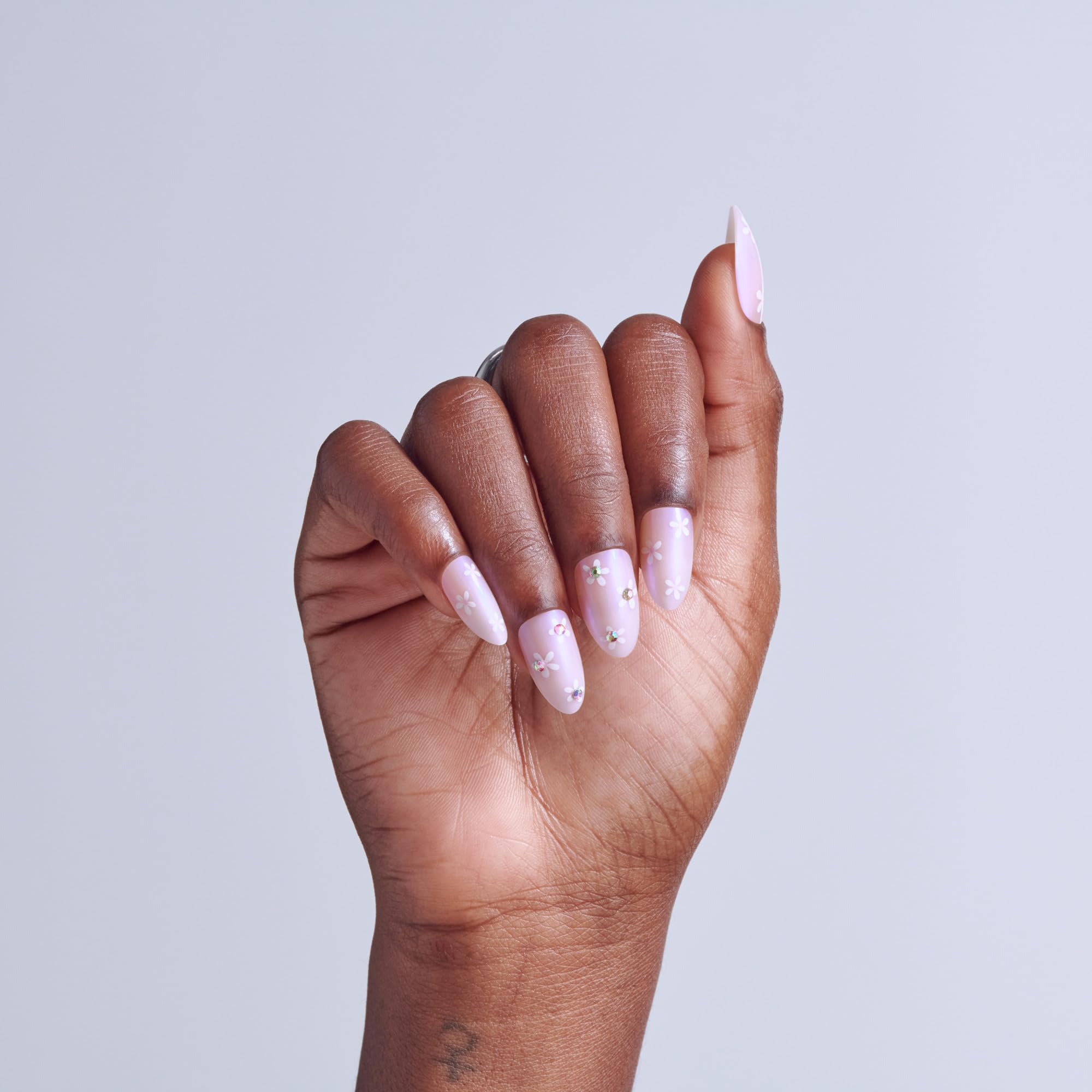 KISS GLAM JEWEL NAILS - Breeze of Bliss | White Almond Medium | 32 Nails