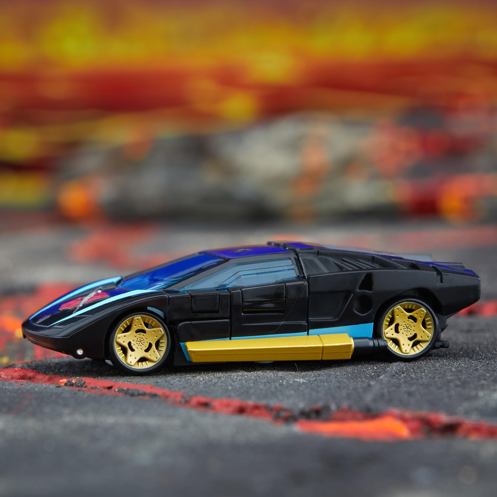 Transformers Legacy Deluxe Class Armada Universe Wheeljack Action Figure | 5.5-inch | 16 Steps 9
