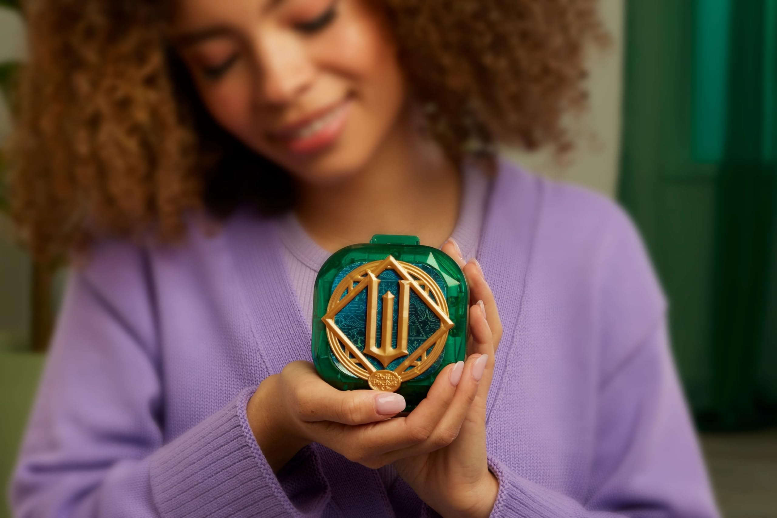 Polly Pocket x Wicked Collector Compact - Micro Dolls & Playset for Ages 4+ 4