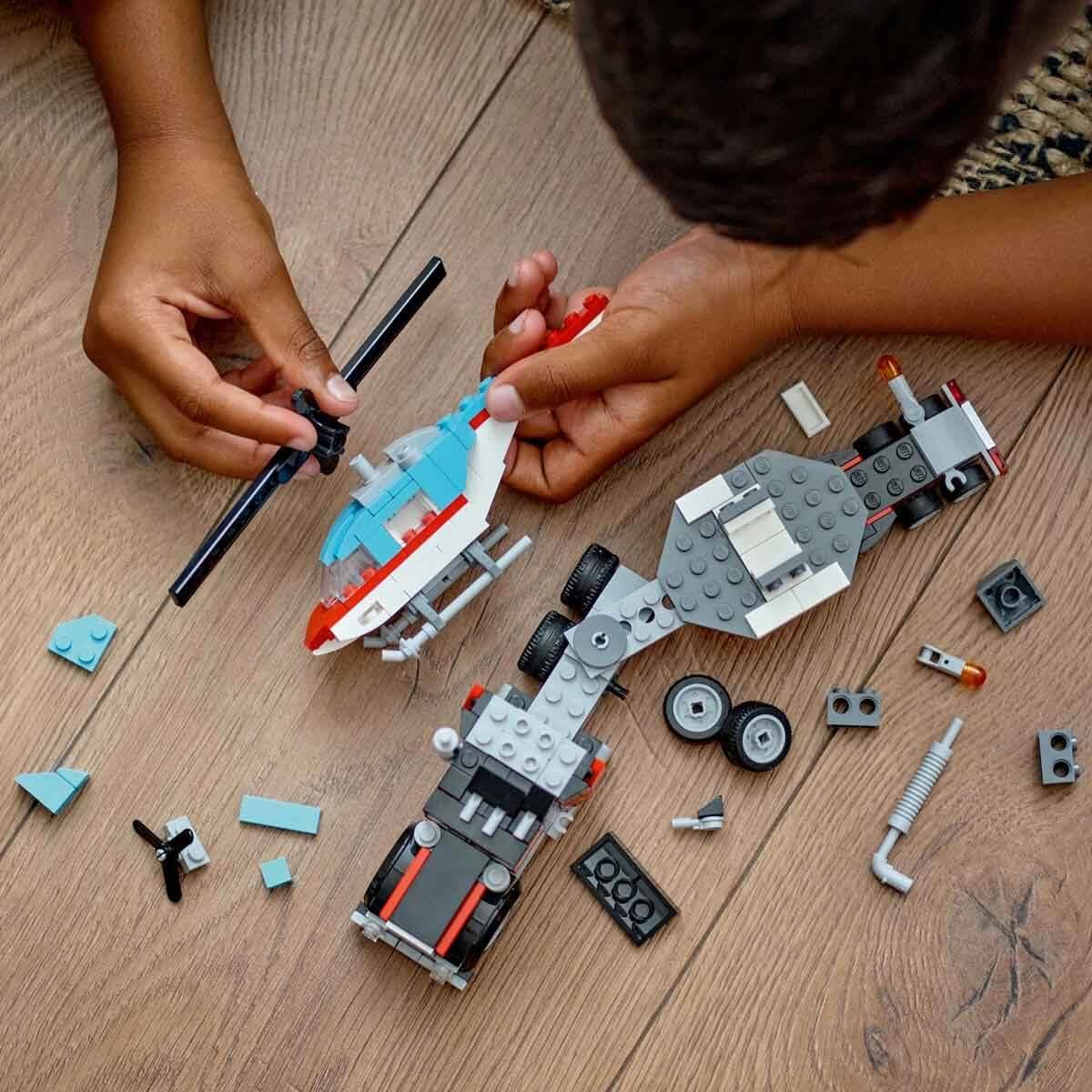 LEGO Creator 3in1 Flatbed Truck with Helicopter - 270 Piece Building Set for Ages 7+ 2