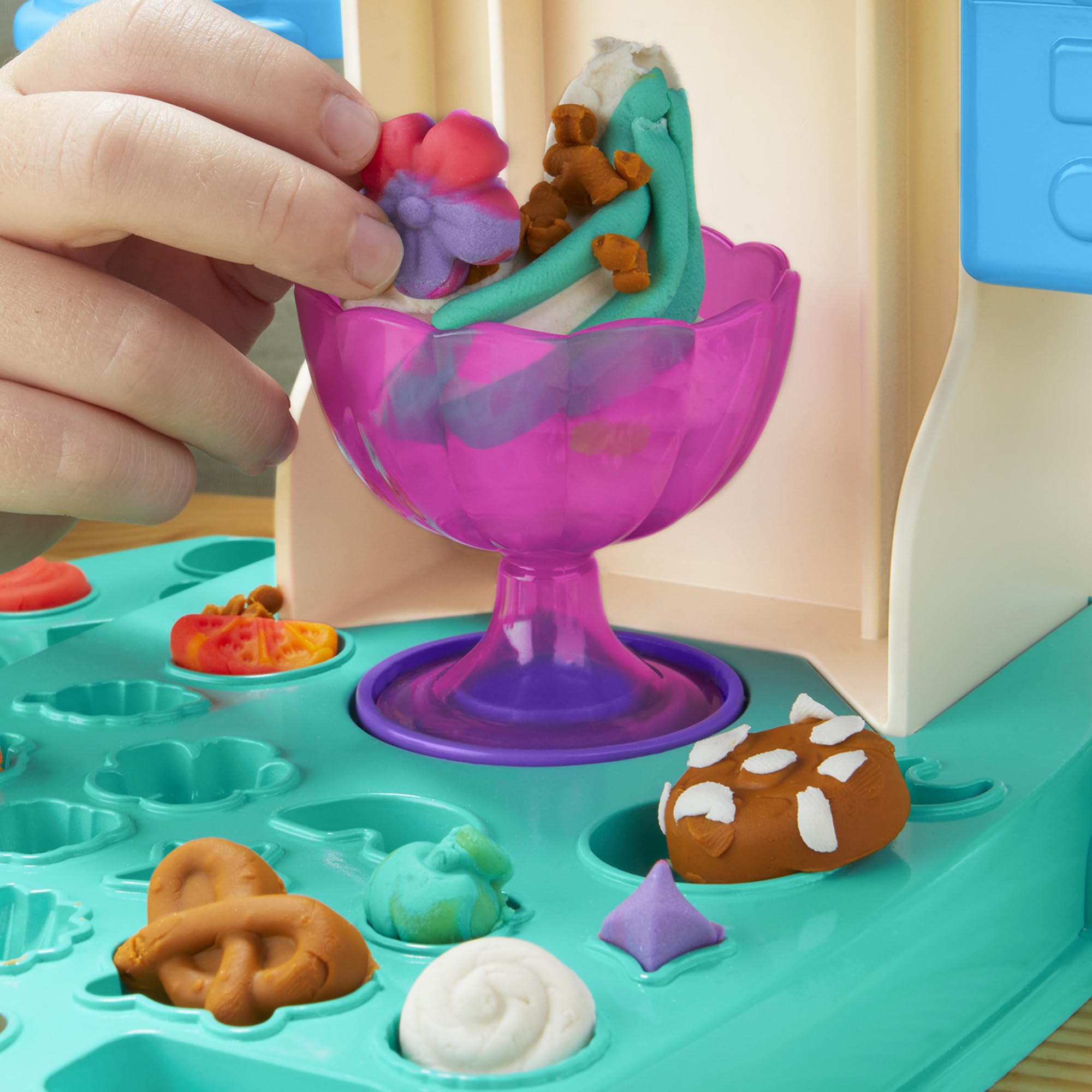 Play-Doh Rainbow Swirl Ice Cream Playset - Creative Arts & Crafts Toy for Kids 3+ 5