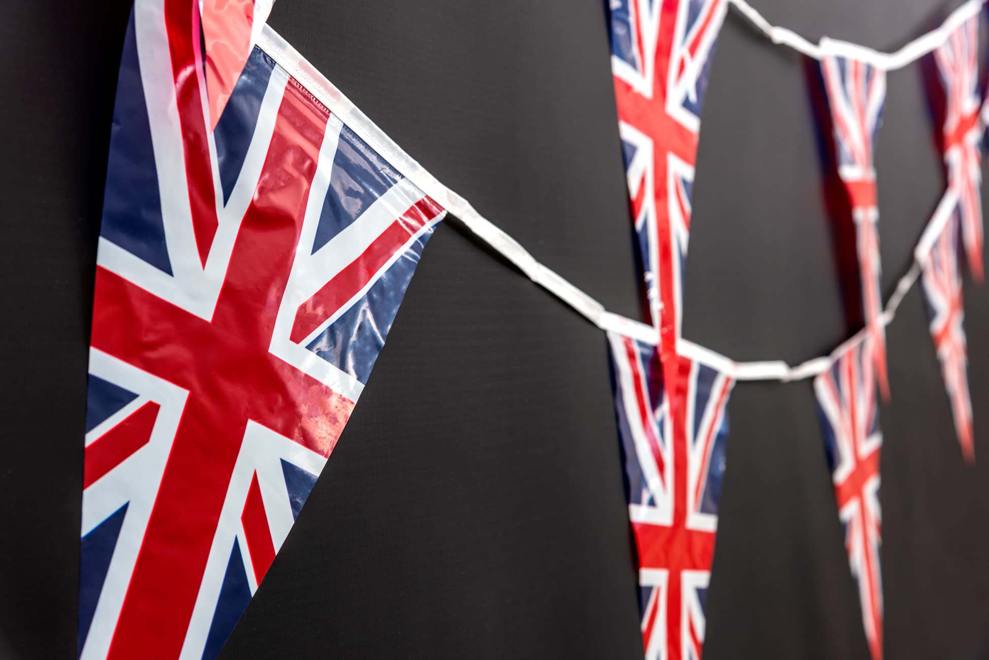 SHATCHI Union Jack Bunting Banner - 20m/65ft Long, 50 Triangle Plastic Flags for UK Celebrations 4