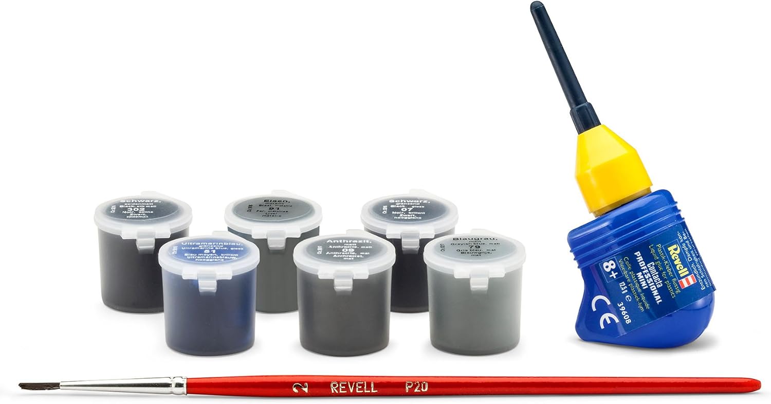 Revell 35 Years VW Golf Mk1 GTI Pirelli Plastic Model Kit - 1:24 Scale Building Toy for Ages 8+ 3