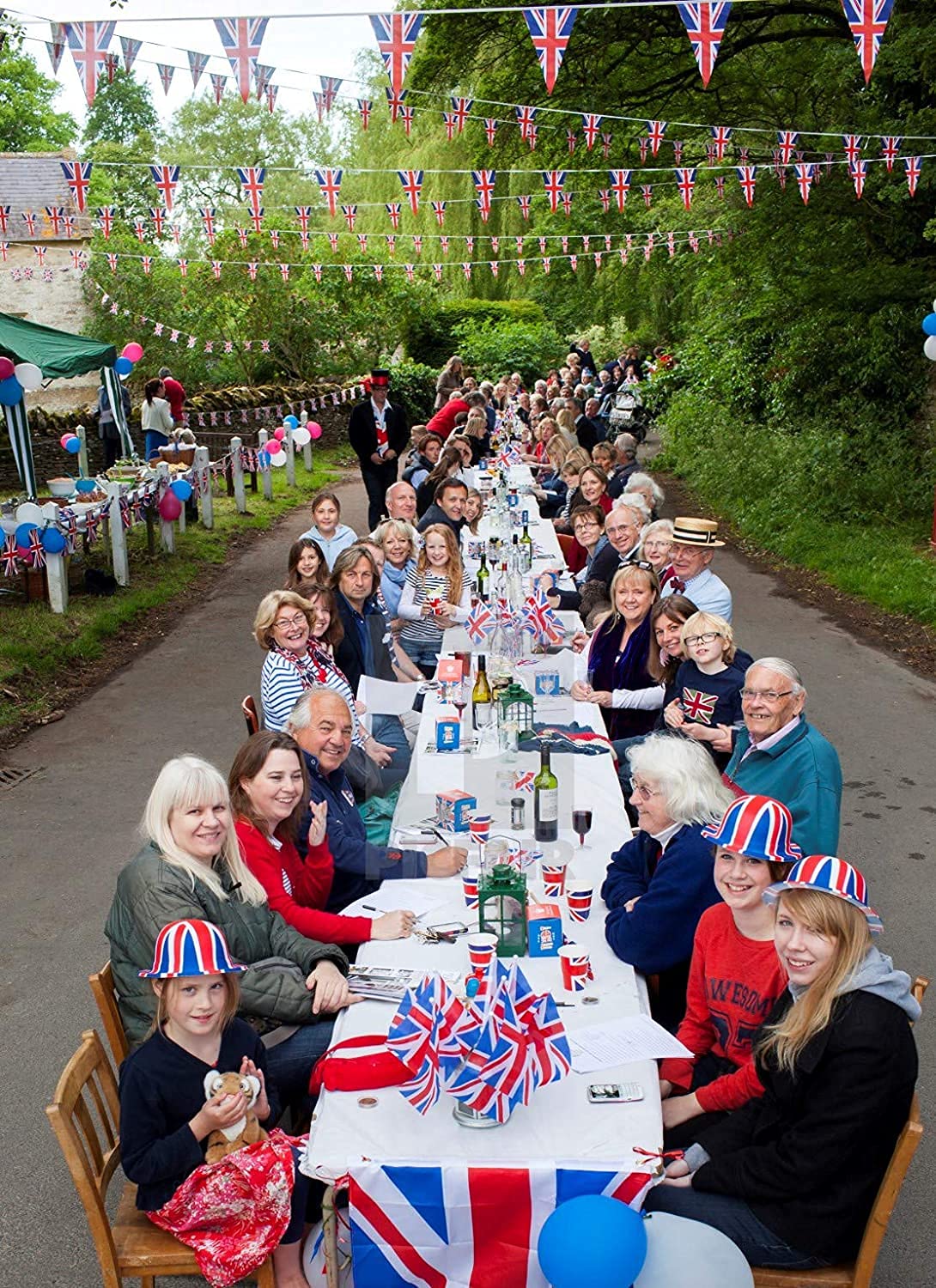 SHATCHI Union Jack Bunting Banner - 10m/33ft Long with 25 Triangle Flags for Royal Events & Sports 6