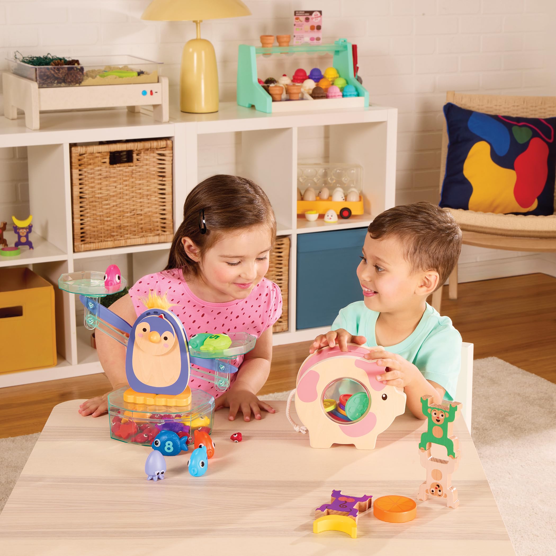 Battat Education Wooden Piggy Bank for Kids - Counting & Fine Motor Skills Toy | Ages 18M+