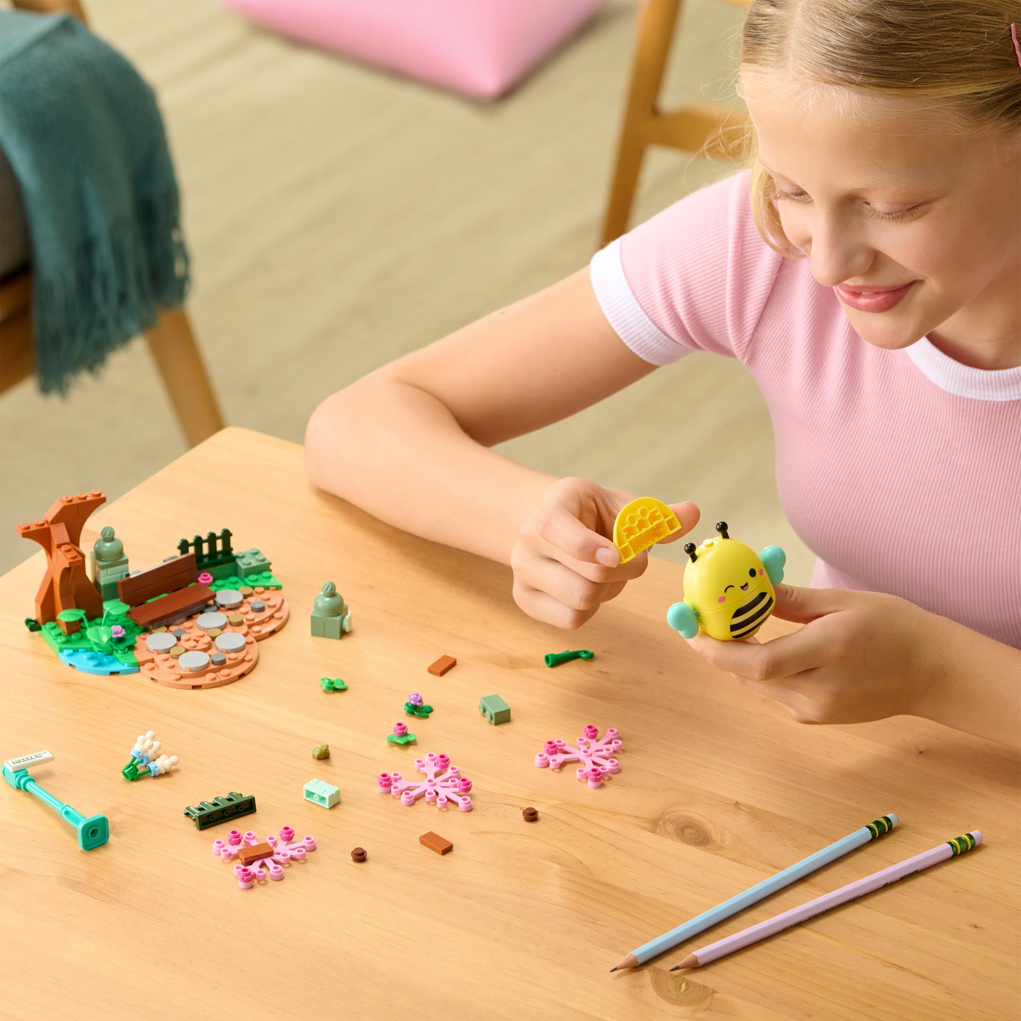 BLDR Squishmallows Sunny’s Park Life Building Set - 155-Piece Floral Playset with Sunny the Bee Figure 14