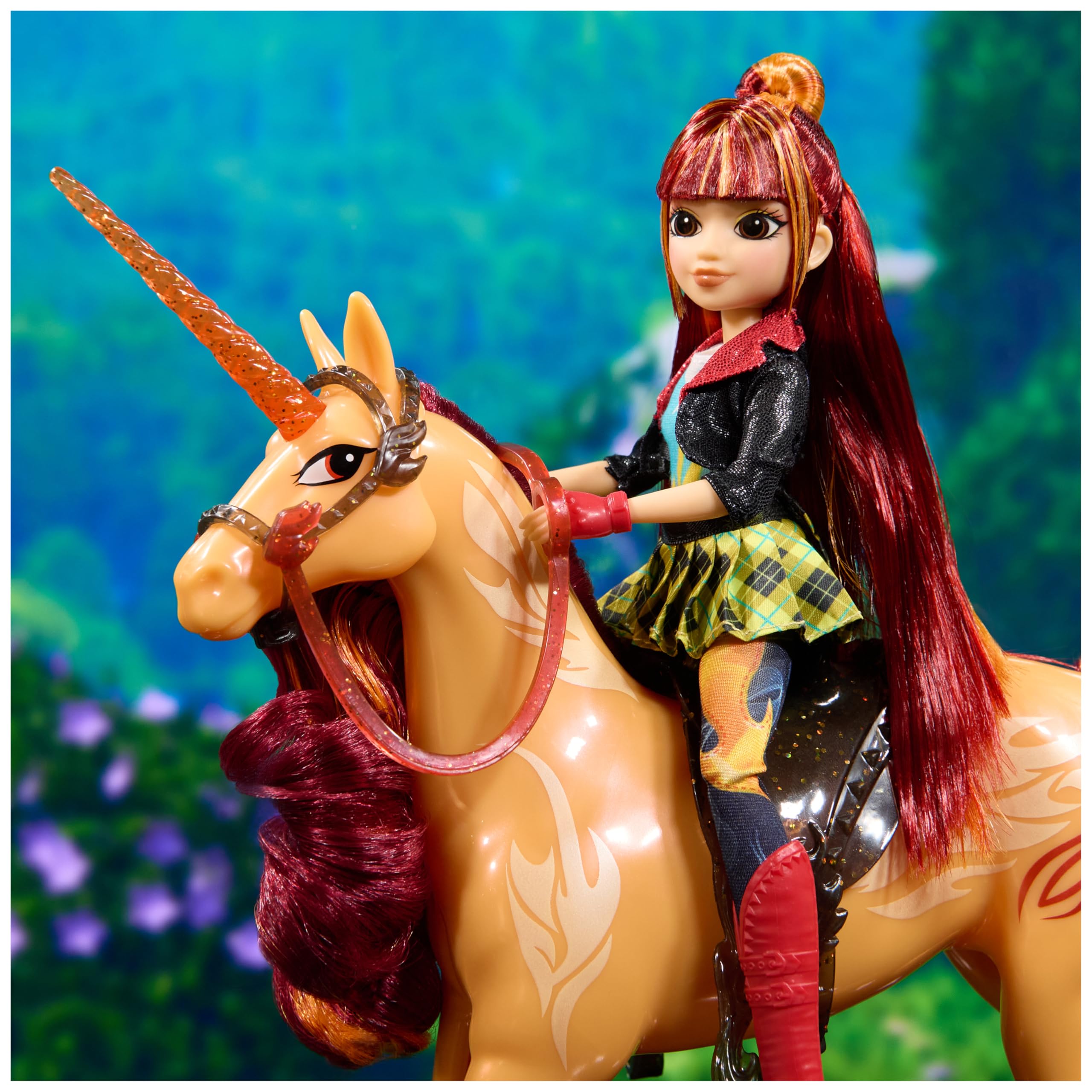 Unicorn Academy Valentina Doll - 24 cm Fashion Doll with Mirror & 5 Outfits