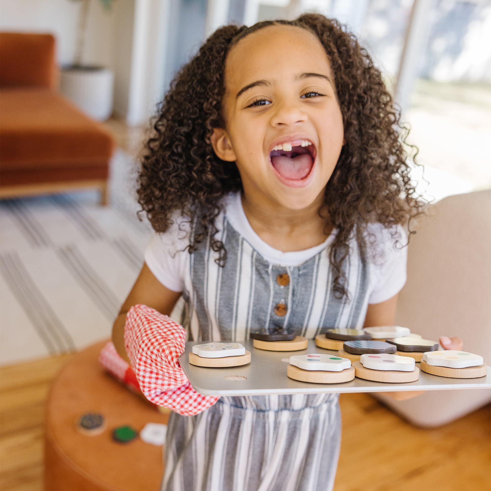Melissa & Doug Slice and Bake Wooden Cookie Play Food Set | Ages 3-5 | Includes 12 Cookies 2