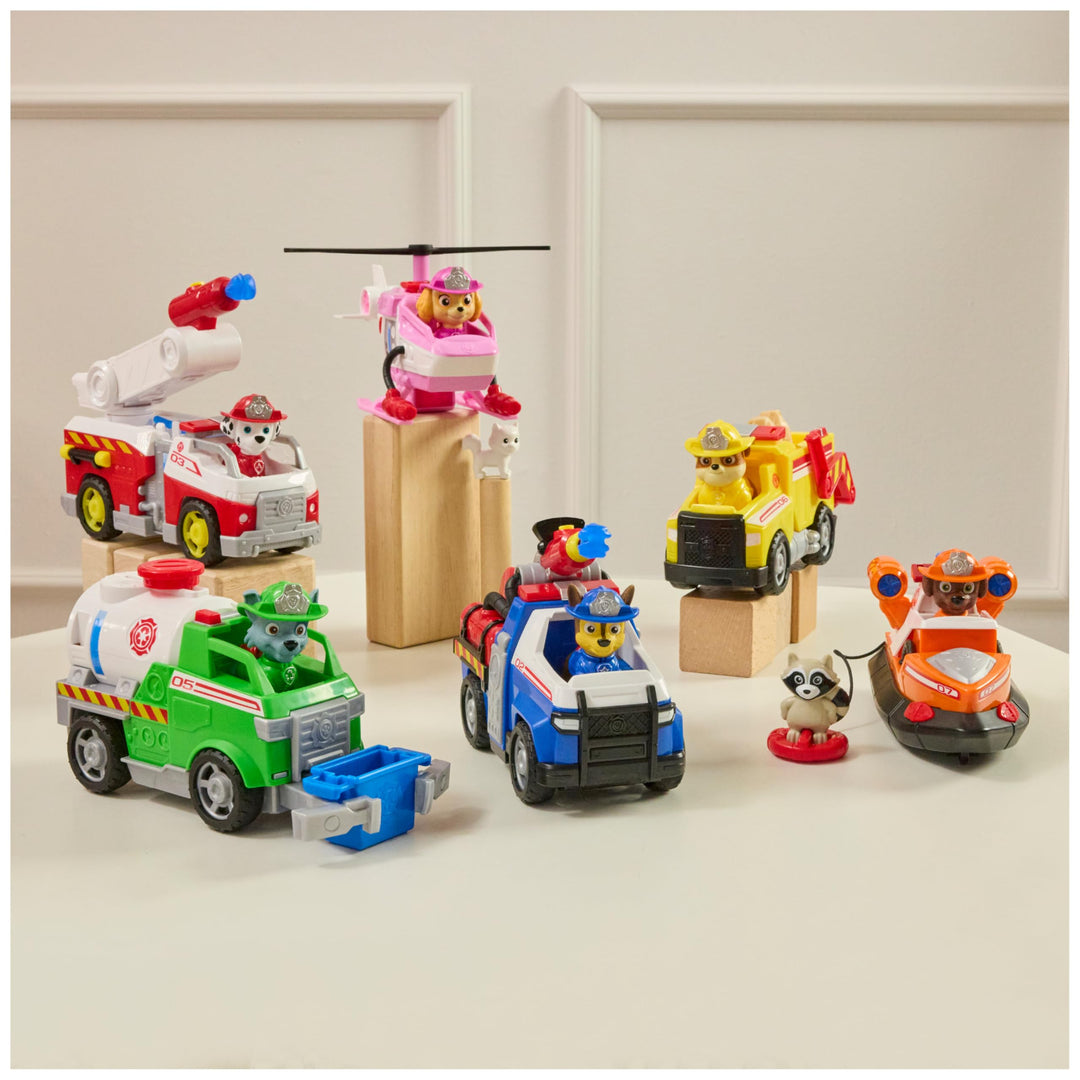 Paw Patrol Chase Rescue Fire Cruiser with Action Figure & Projectile Launcher - Fire Truck Playset for Kids 3+