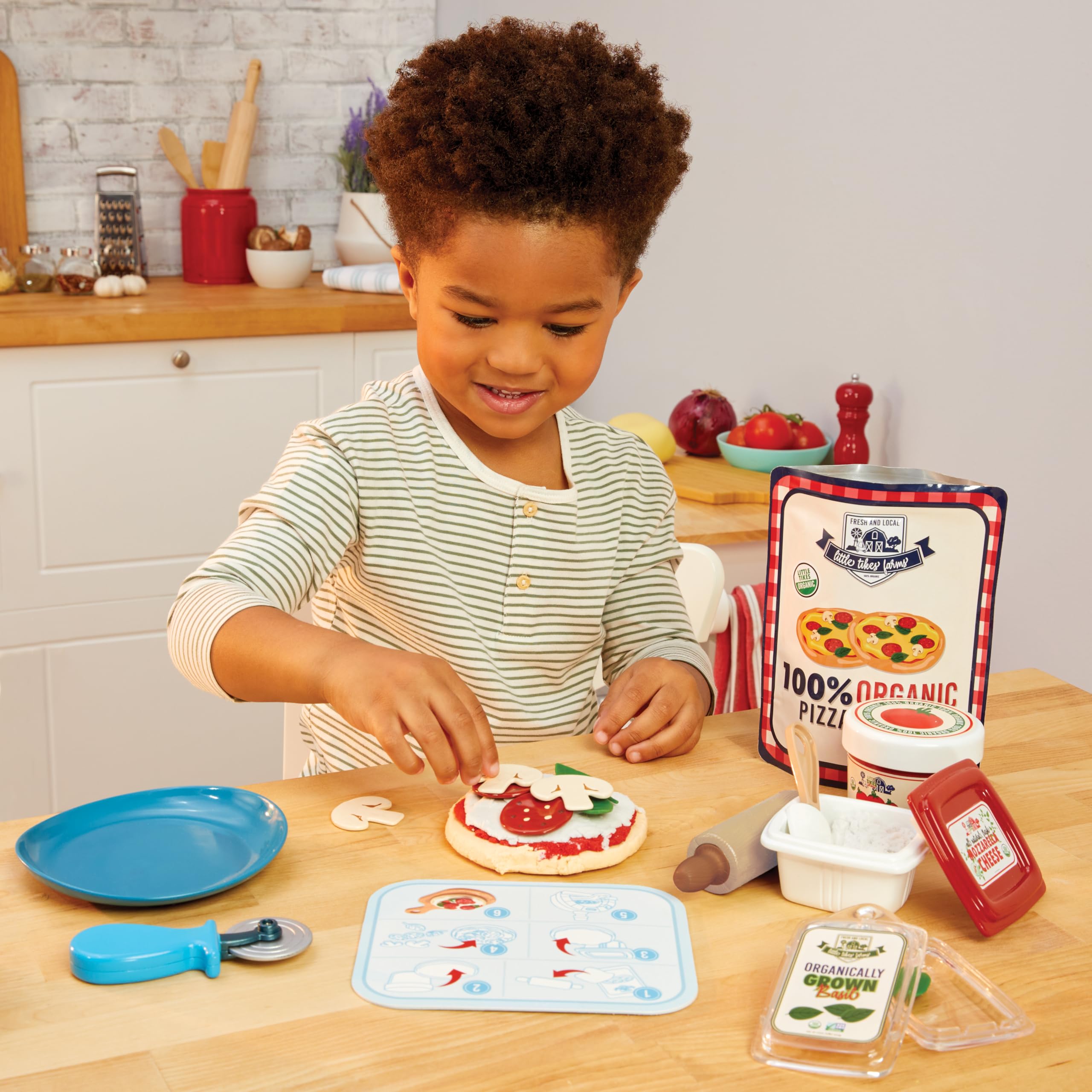 Little Tikes Creative Chefs Pizza Kit with Make-It Mix Play Sand and 22 Accessories 6