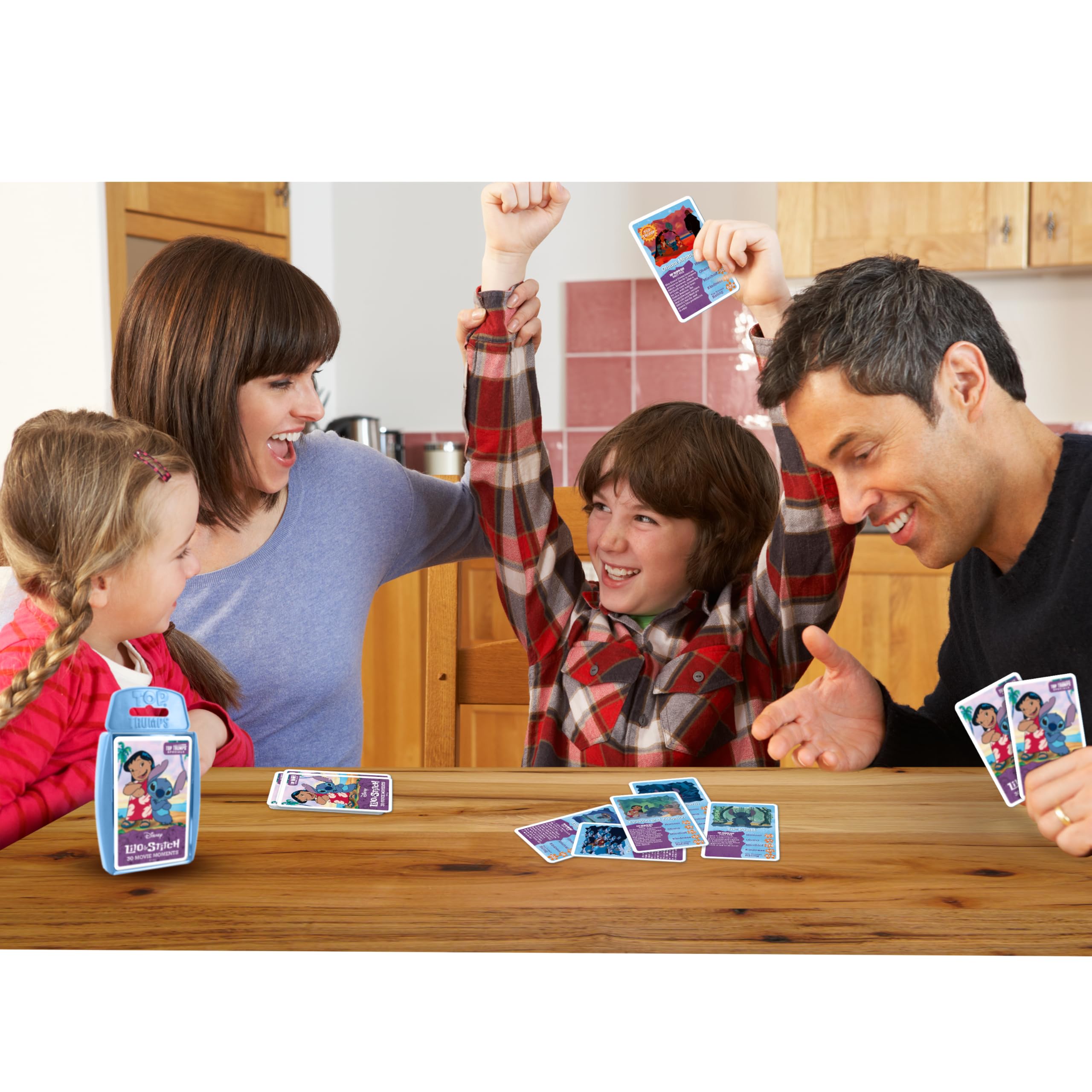 Top Trumps Disney’s Lilo and Stitch 30 Movie Moments Card Game 2