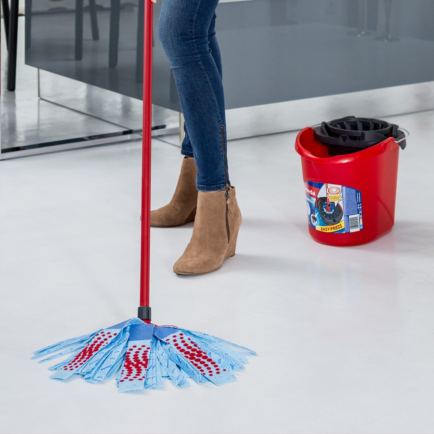 Vileda SuperMocio 3Action XL Mop and 10L Bucket with Torsion Wringer, Red/Blue 5
