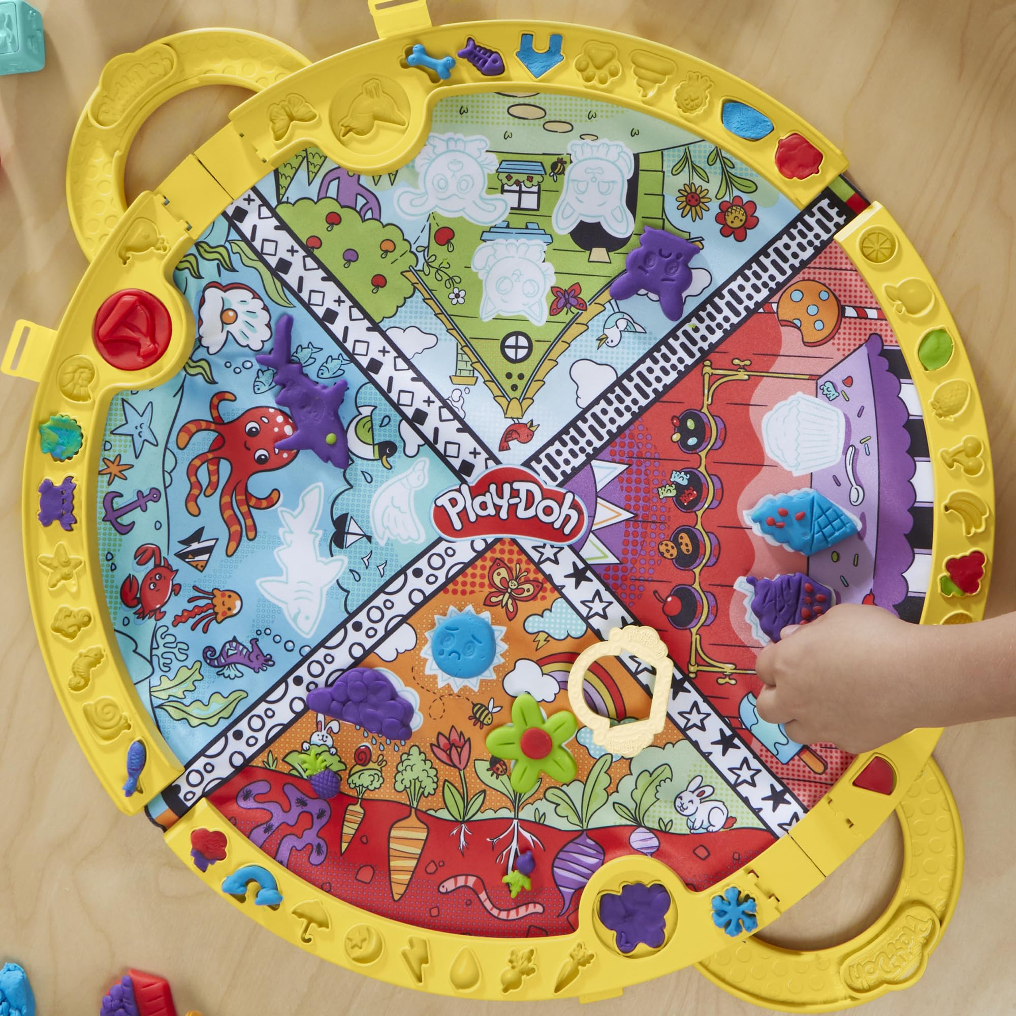 Play-Doh Fold and Go Playmat Starter Playset - Includes 19 Tools & 4 Cans of Compound, Ages 3+