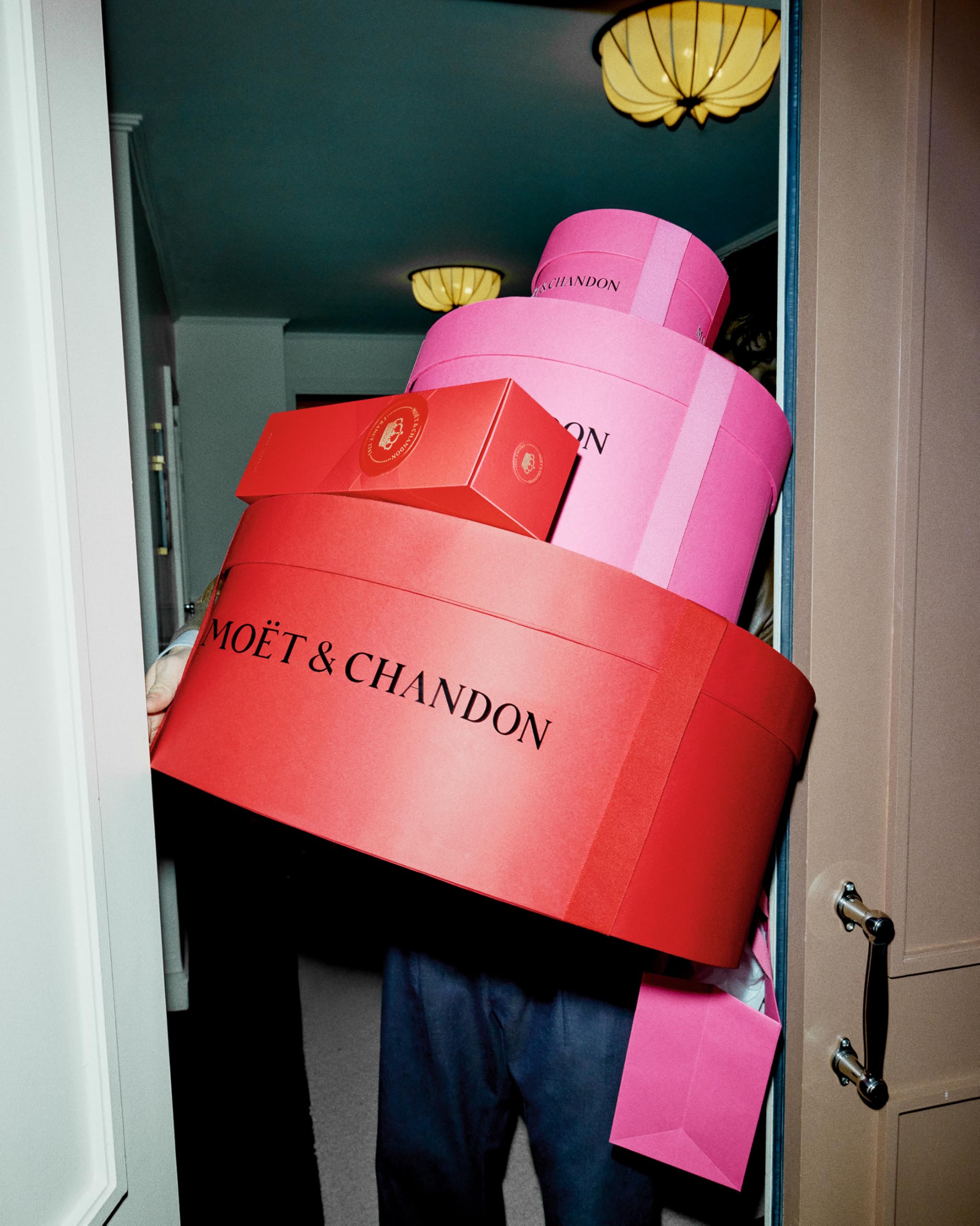 Moët & Chandon Rosé Impérial Champagne - Limited Edition Pink Gift Box, 75cl 4